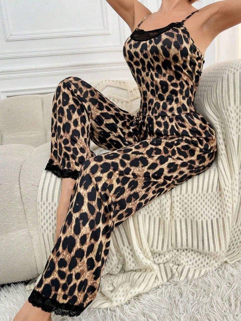 Kadın Ip Askılı Yakası Dantelli Bluz Ve Pijama Sandy Ikili Takım