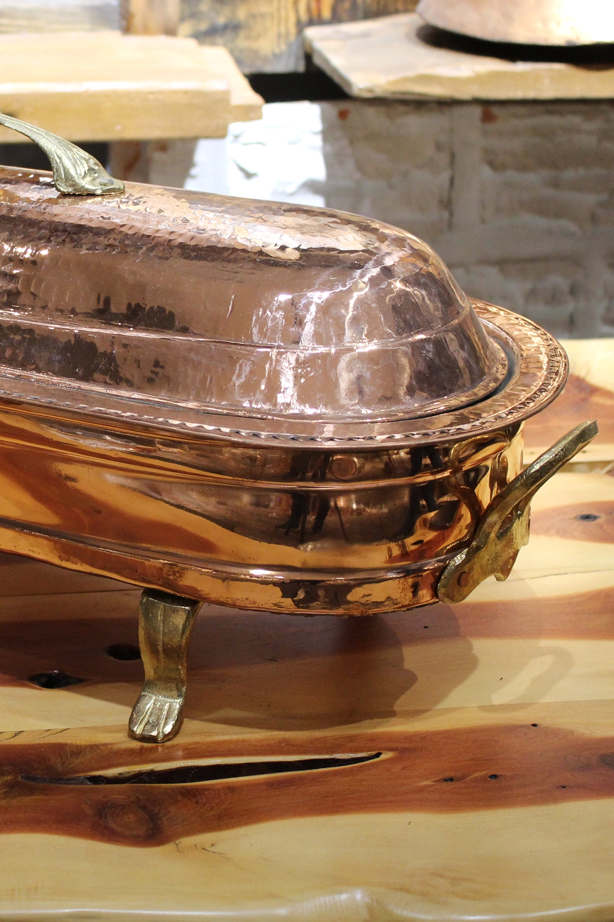 Turna Bakır Ayaklı Közlü Sunum Kebaplık Kapaklı 60 Cm Kırmızı