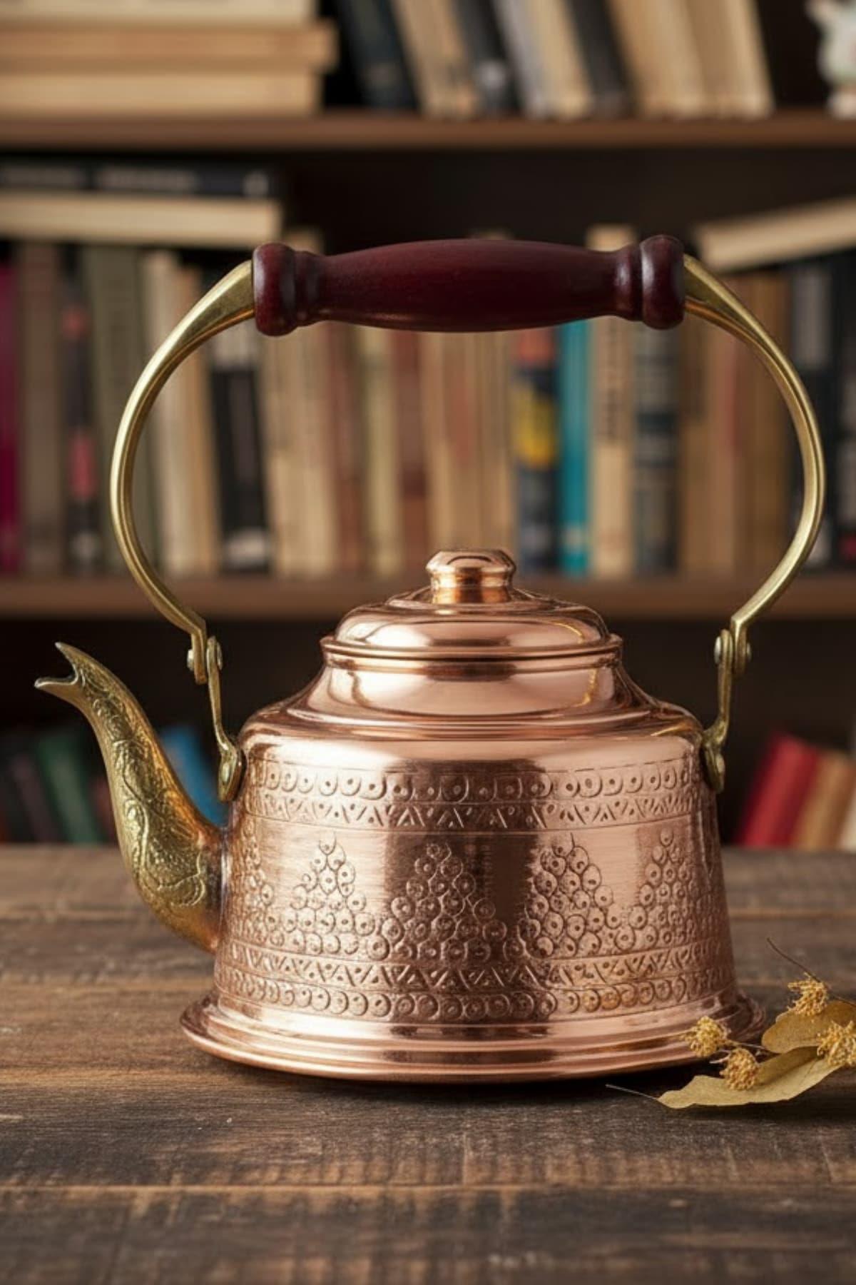 Zımba İşleme Bakır Demlik, Turna Bakır Maraş Demlik Zımba İşleme Kırmızı Turna1960-1 | Bakır Mutfak ve Dekorasyon Ürünleri