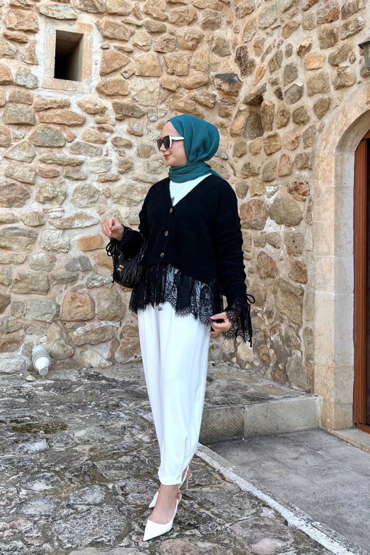 Kol Büzgülü Dantel Detay Hırka