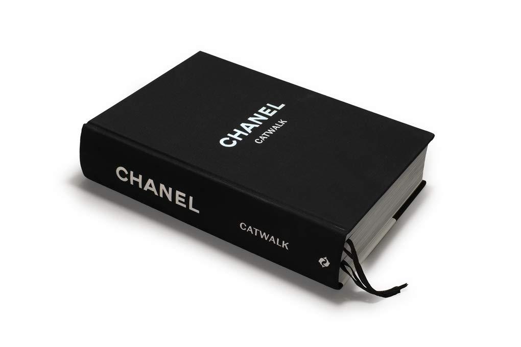 Mugue Store Chanel Catwalk