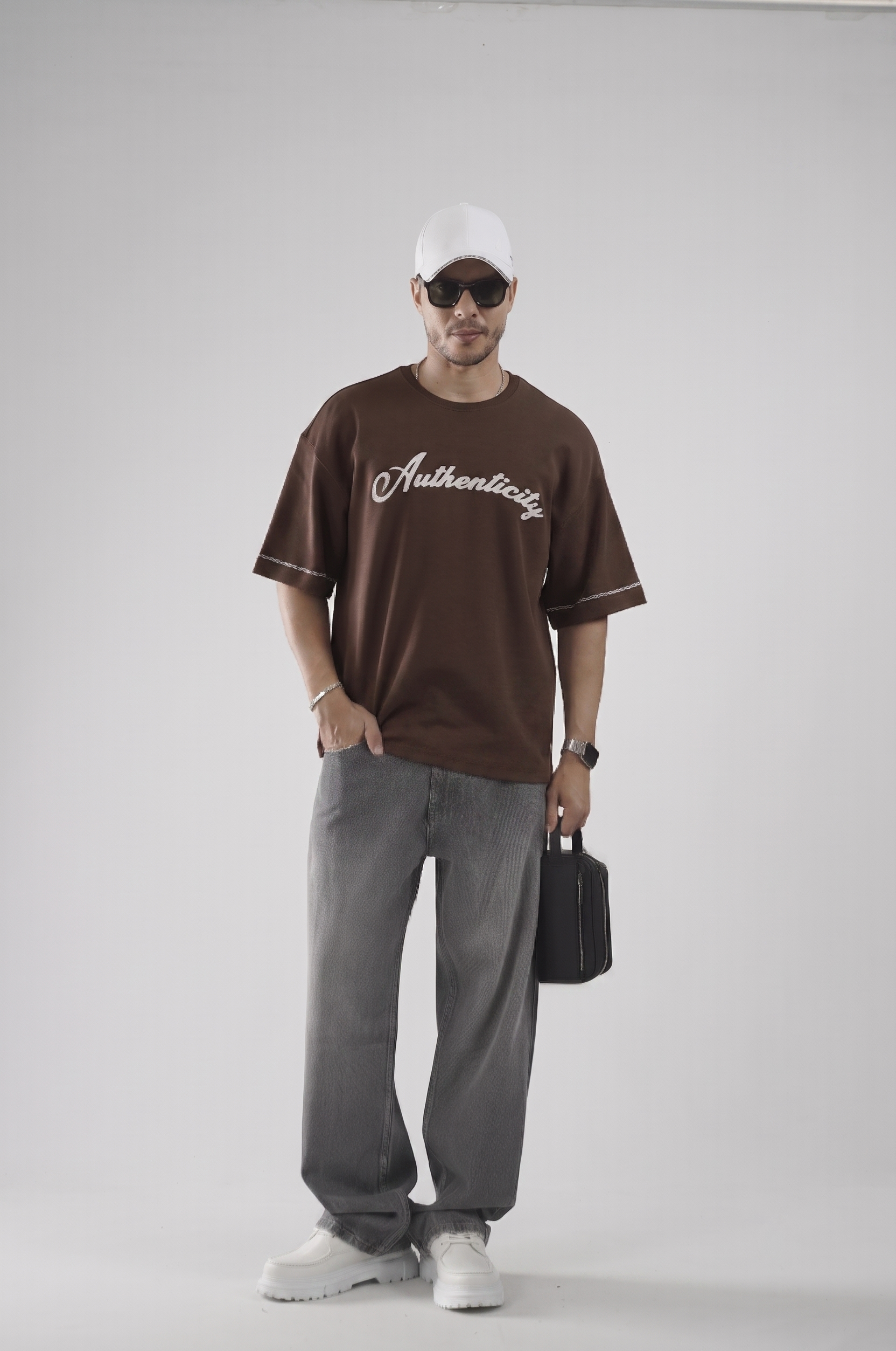 Oversize Kalıp Authenticity Nakış Detaylı Tişört
