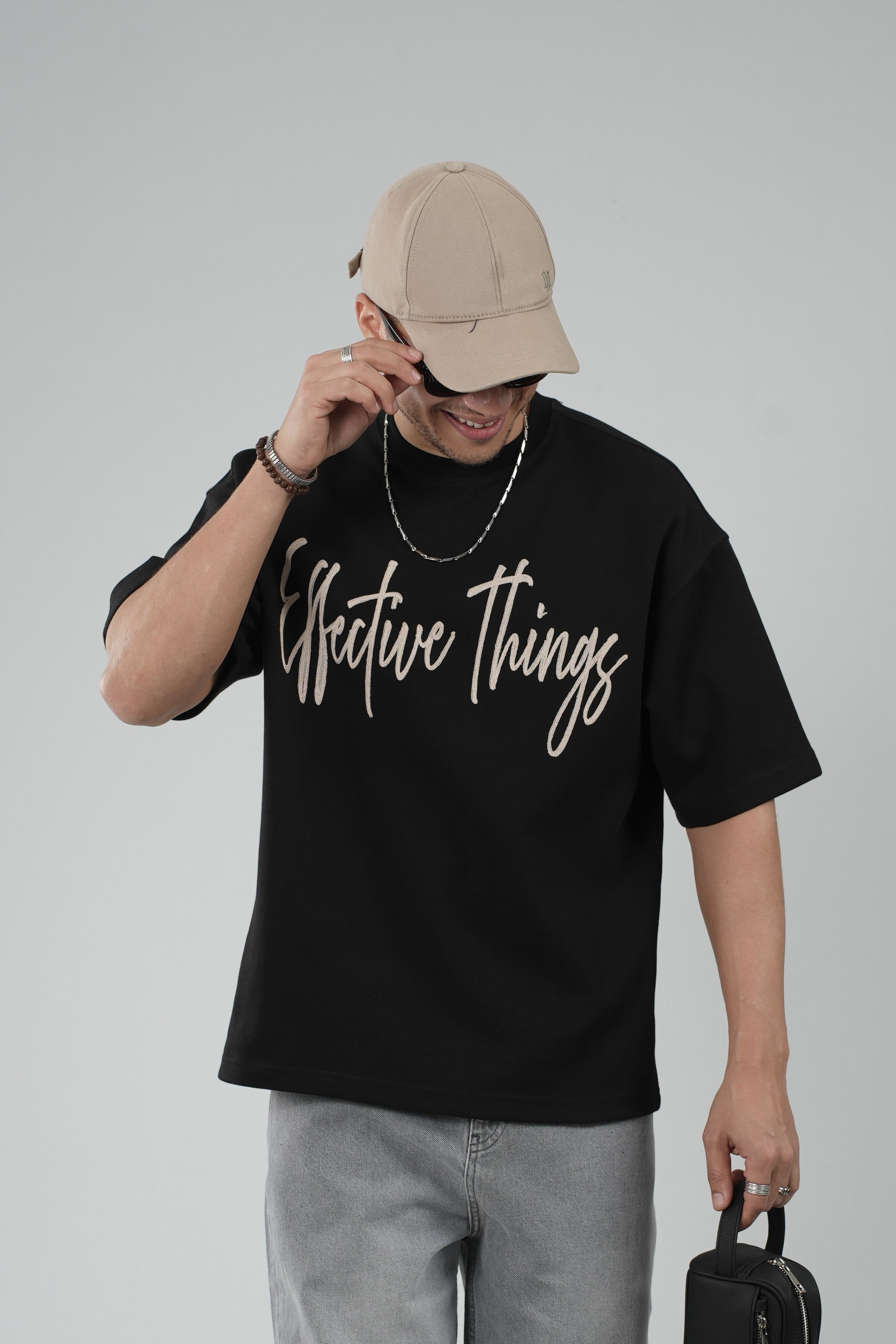 Oversize Kalıp Effective Things Yazılı Basic Tişört