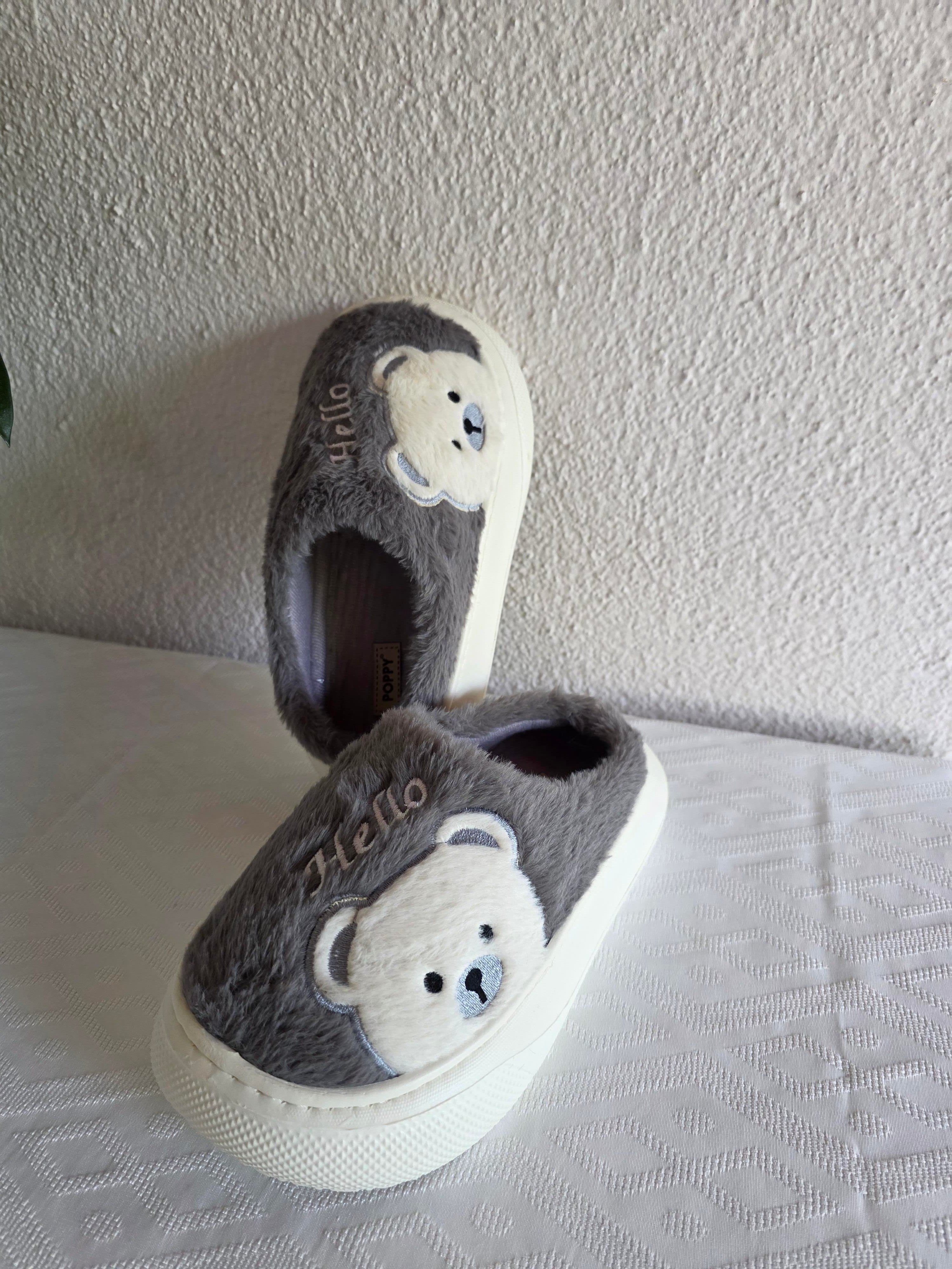 Kadın Ayıcık Desenli Rahat Peluş Ev Terliği 25BNT132