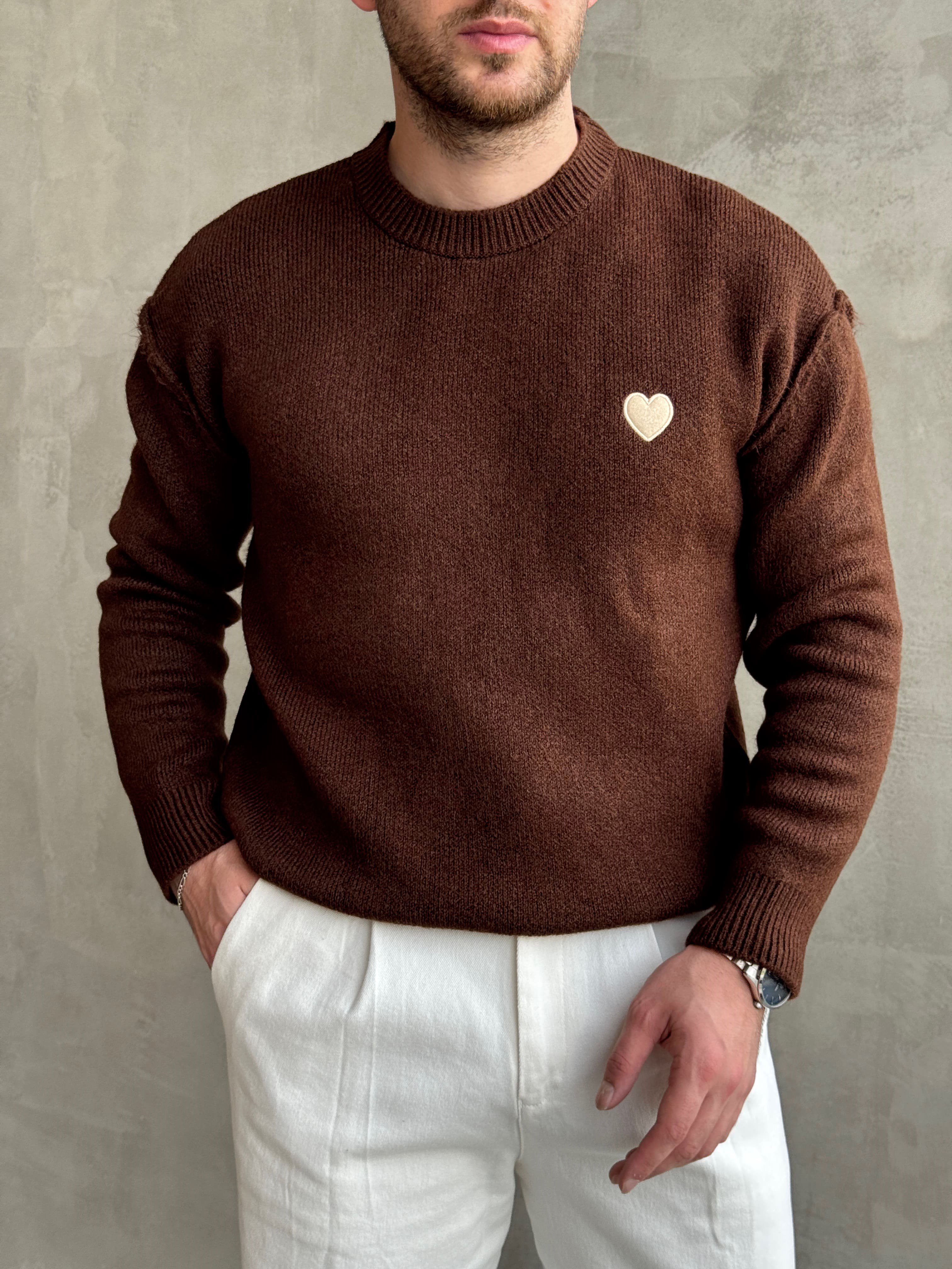 Erkek Trend Model Oversize Kalıp Pis Dikişli Kalp Nakışlı Triko Kazak-Kahverengi(E1851)Ketench
