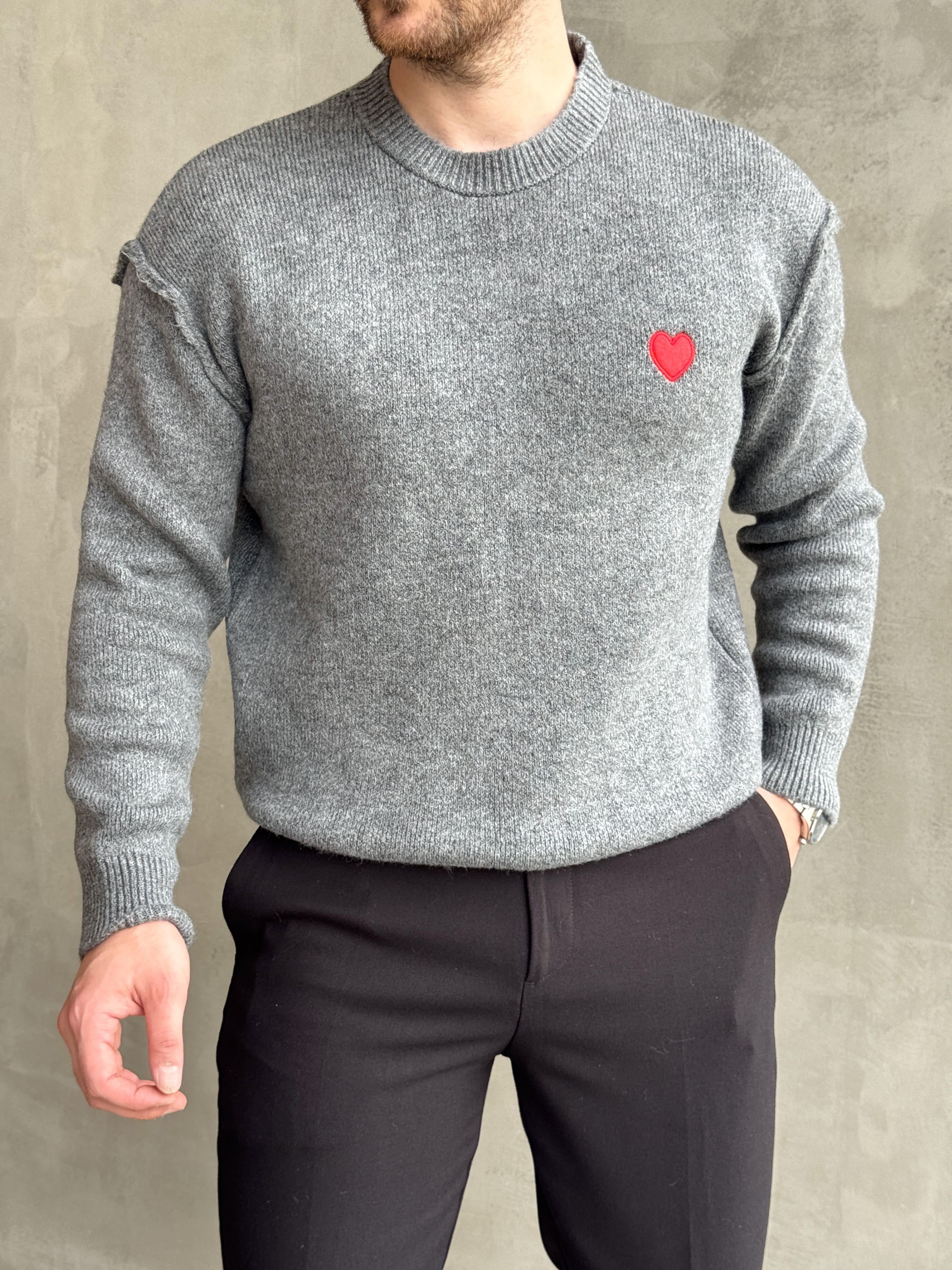Erkek Trend Model Oversize Kalıp Pis Dikişli Kalp Nakışlı Triko Kazak-Antrasit(E1851)Ketench