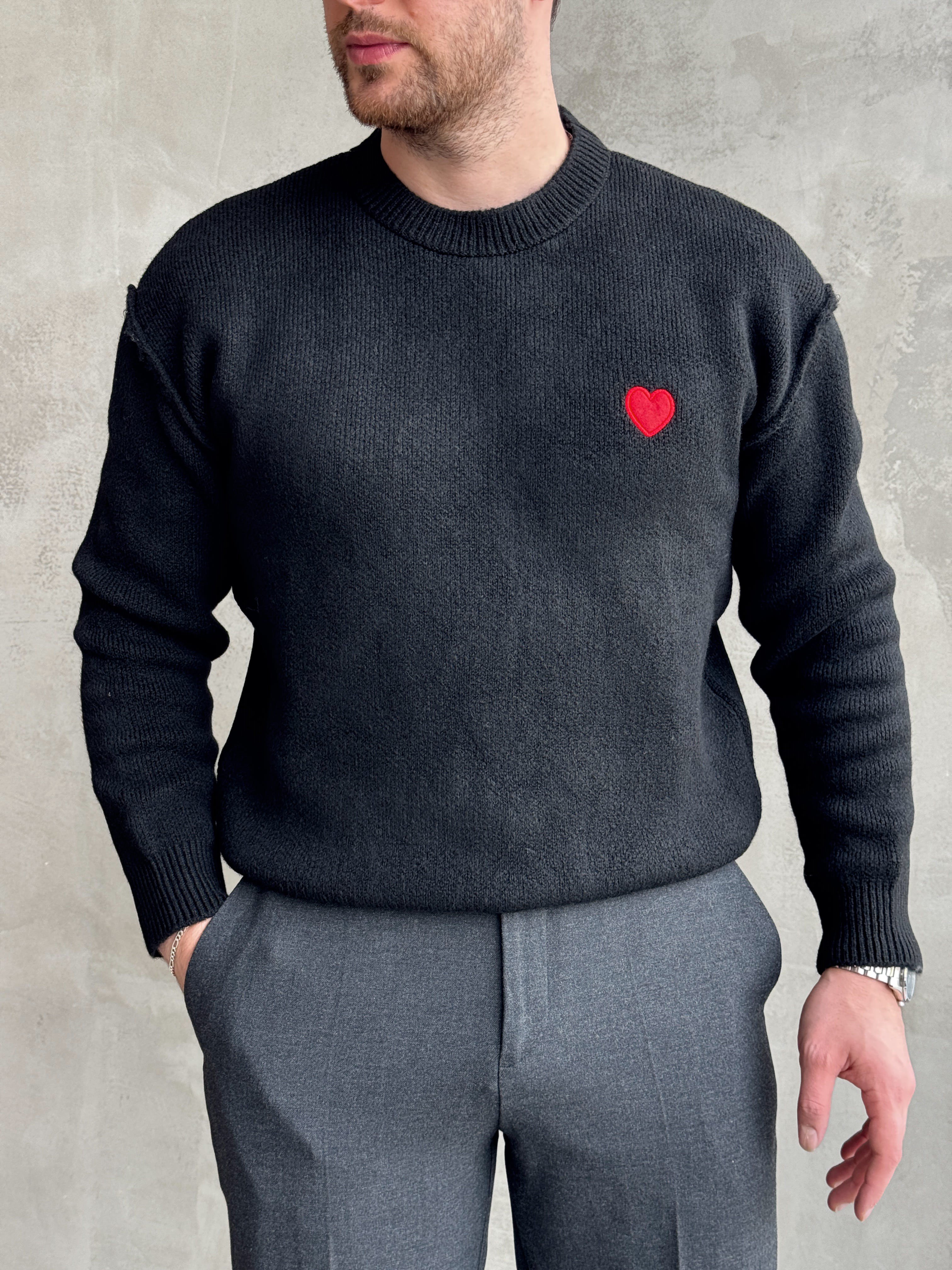 Erkek Trend Model Oversize Kalıp Pis Dikişli Kalp Nakışlı Triko Kazak-Siyah(E1851)Ketench