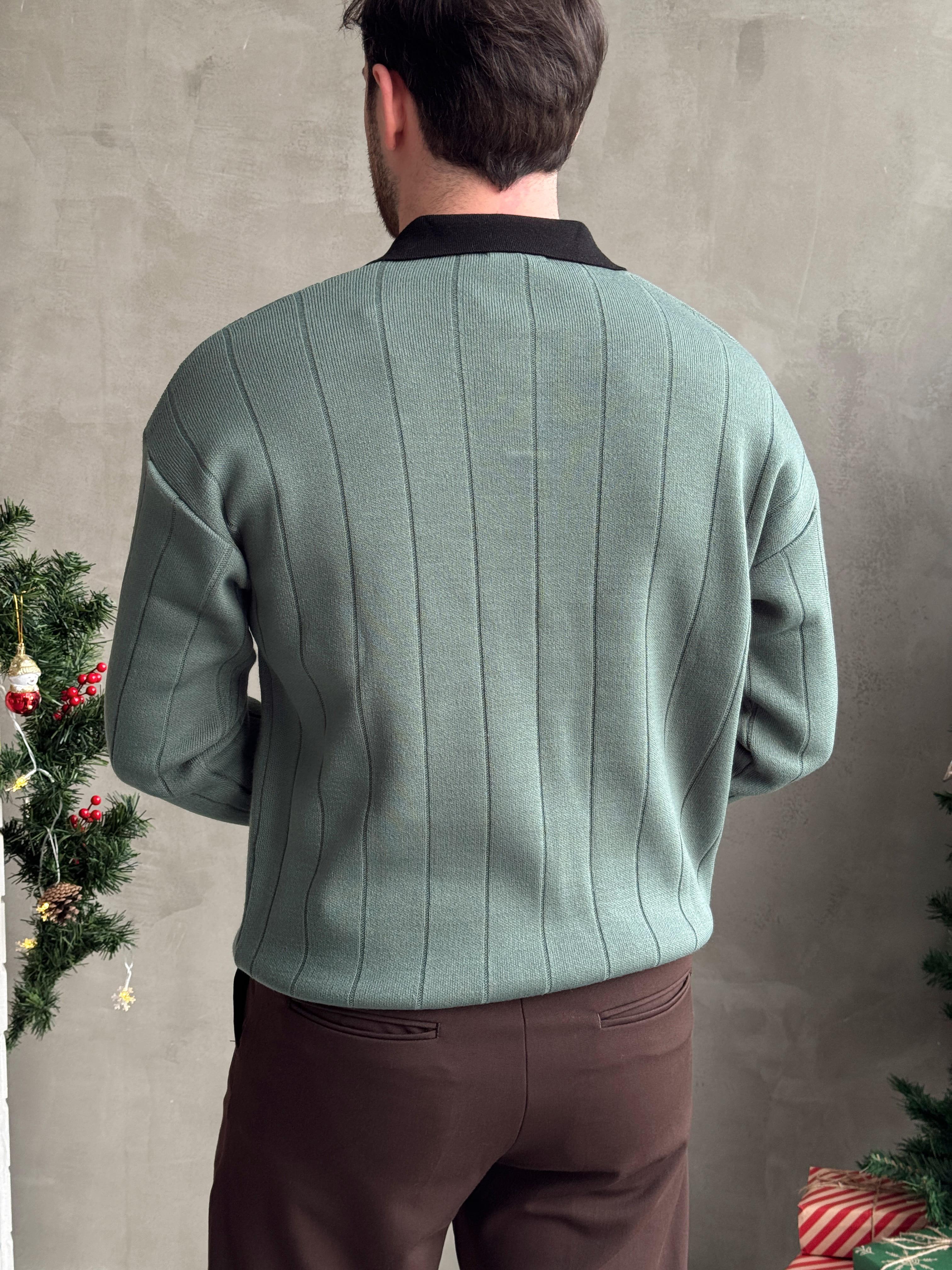 Erkek Zamansız Stil Oversize Kalıp Nakış Detaylı Polo Yaka Triko Kazak-Yeşil(E1560)Ketench