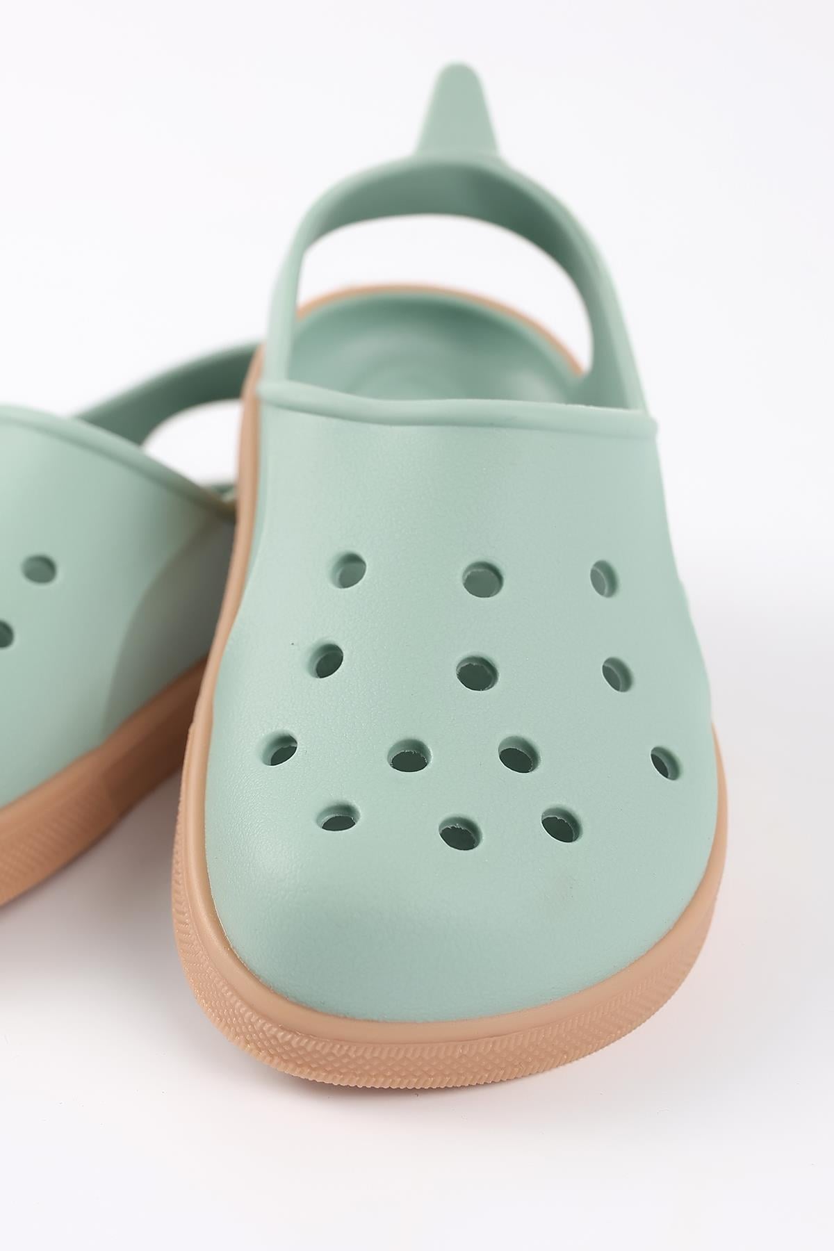 Cloggy-B 08B-20-21 Boatilus Cloggy-B PastelGreen/Beige Çocuk Sandalet