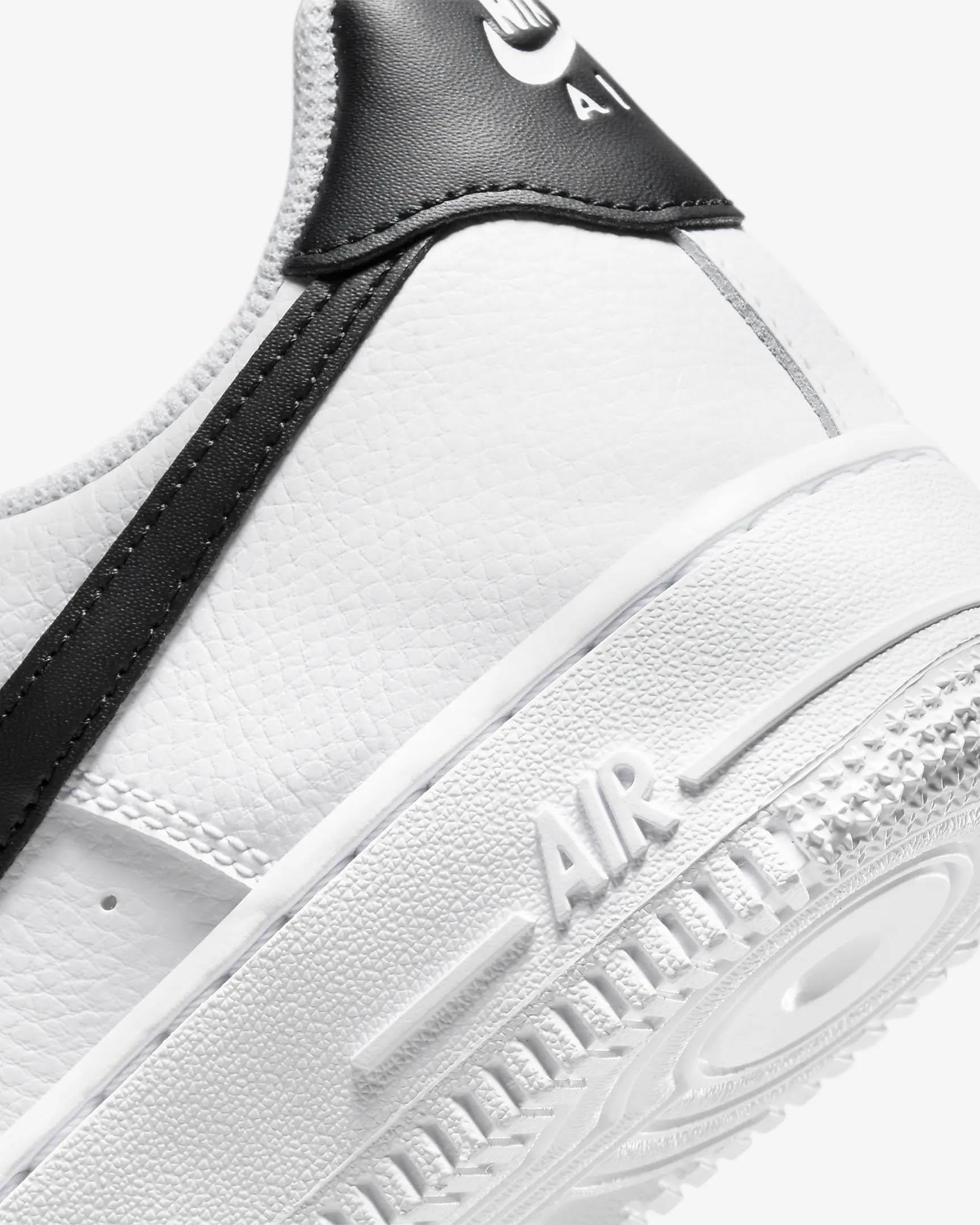 DD8959-103-36 Nike Air Force 1 '07 Kadın Siyah Beyaz Günlük Ayakkabı