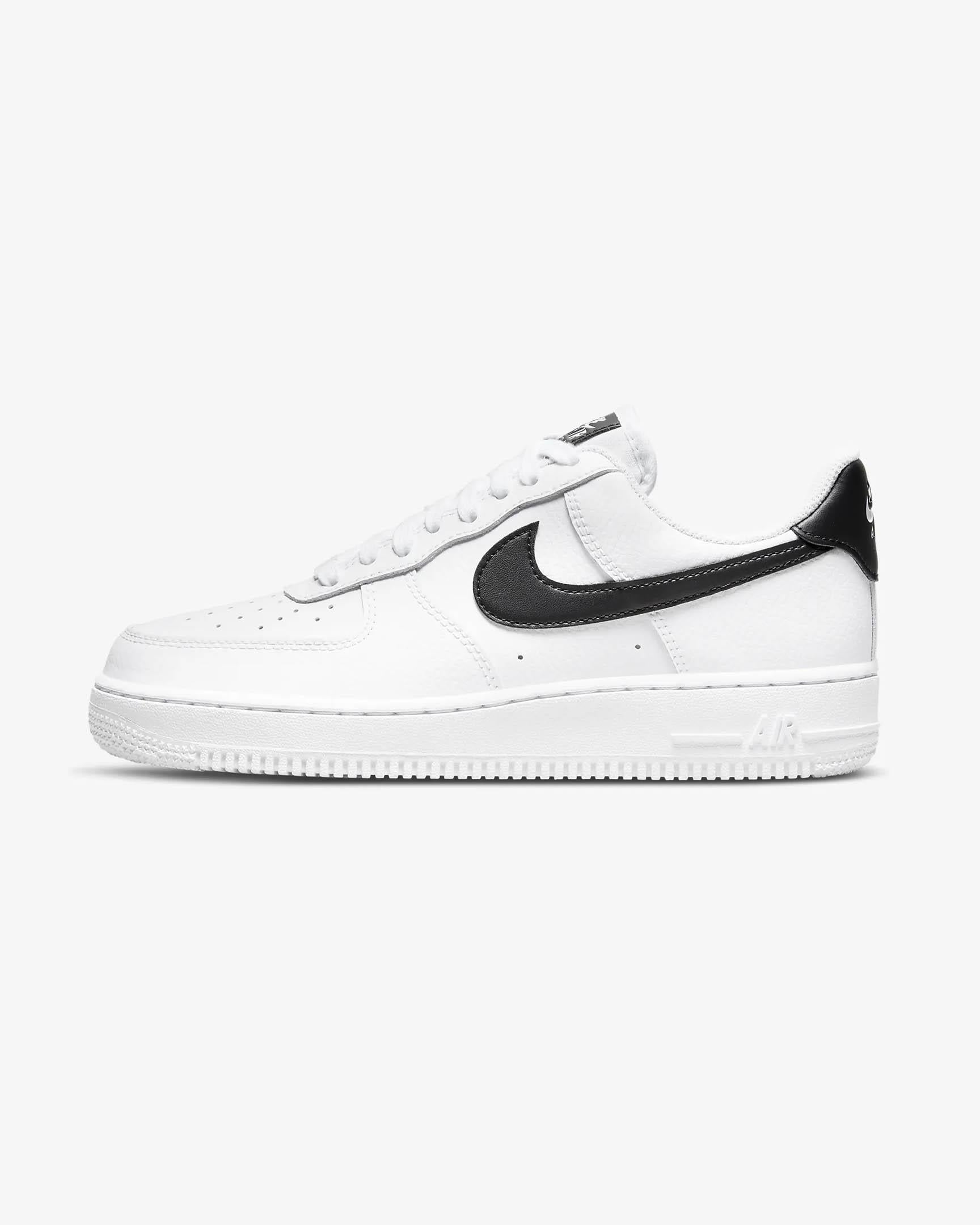 DD8959-103-36 Nike Air Force 1 '07 Kadın Siyah Beyaz Günlük Ayakkabı
