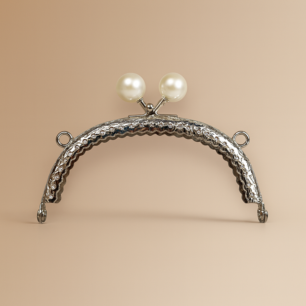 Beyaz Boncuk Topuzlu Gümüş Renk Metal Çanta ve Cüzdan Klipsi 10.5 cm