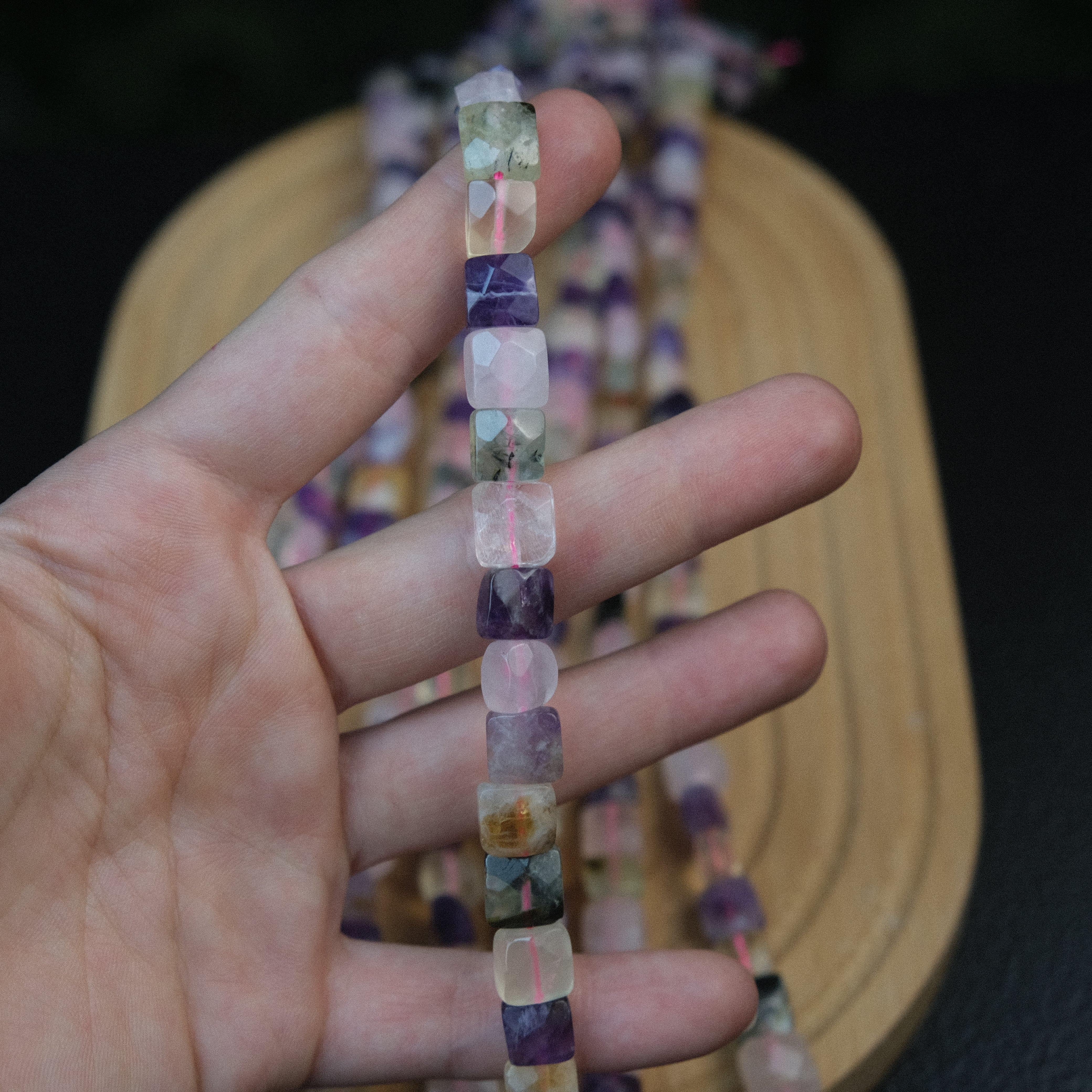 Çakra Taşı Kare Kesim Çakra 10 mm Fasetli Doğaltaş (1 Dizi - 40 Adet )