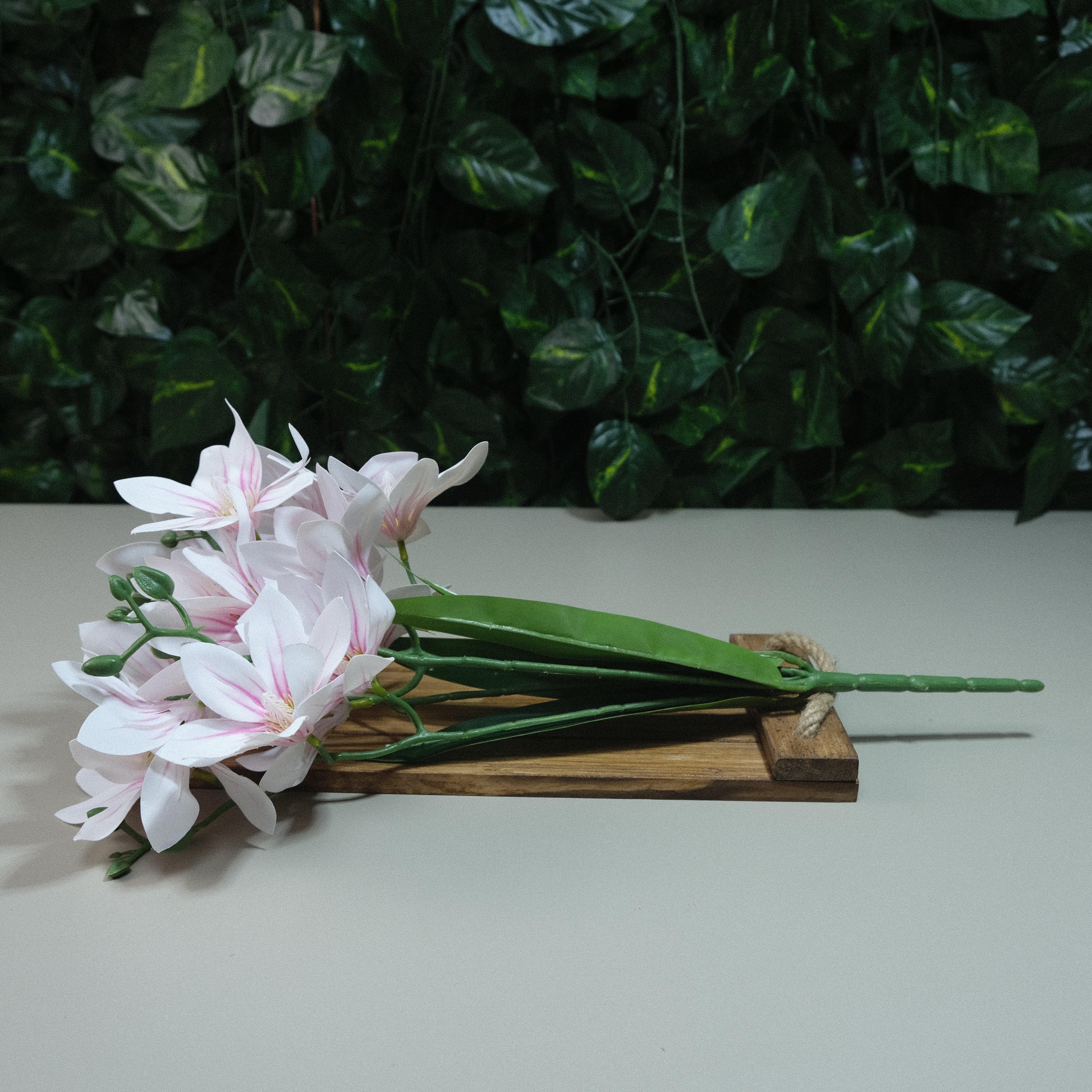 Gerçek Dokulu Yıldız Manolya 5 Dal 47 cm Pembe Damarlı Islak Manolya Demeti