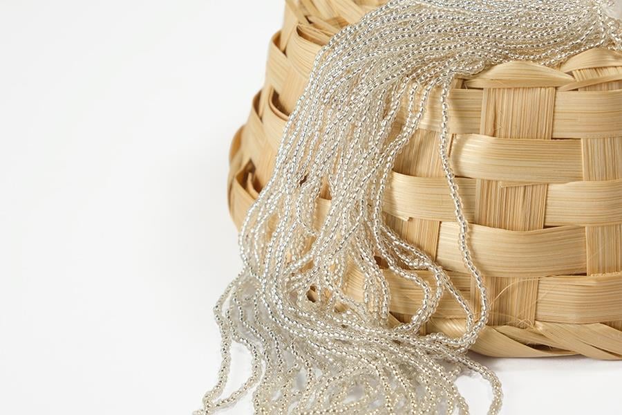 Kırık Beyaz Gümüş Kum Boncuk Dizisi