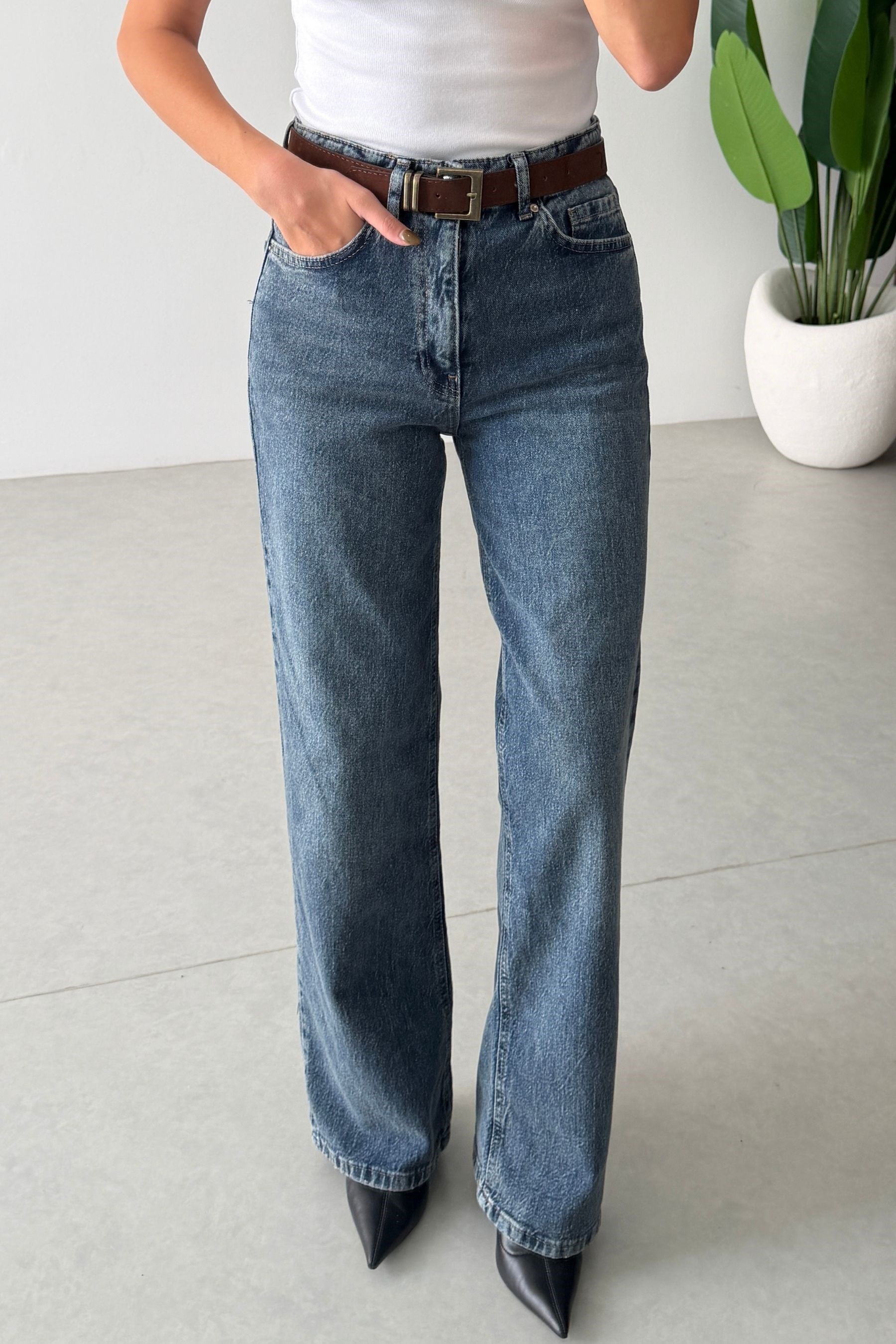 Ferra Mavi Yıkamalı Kemerli Wide Leg Jean