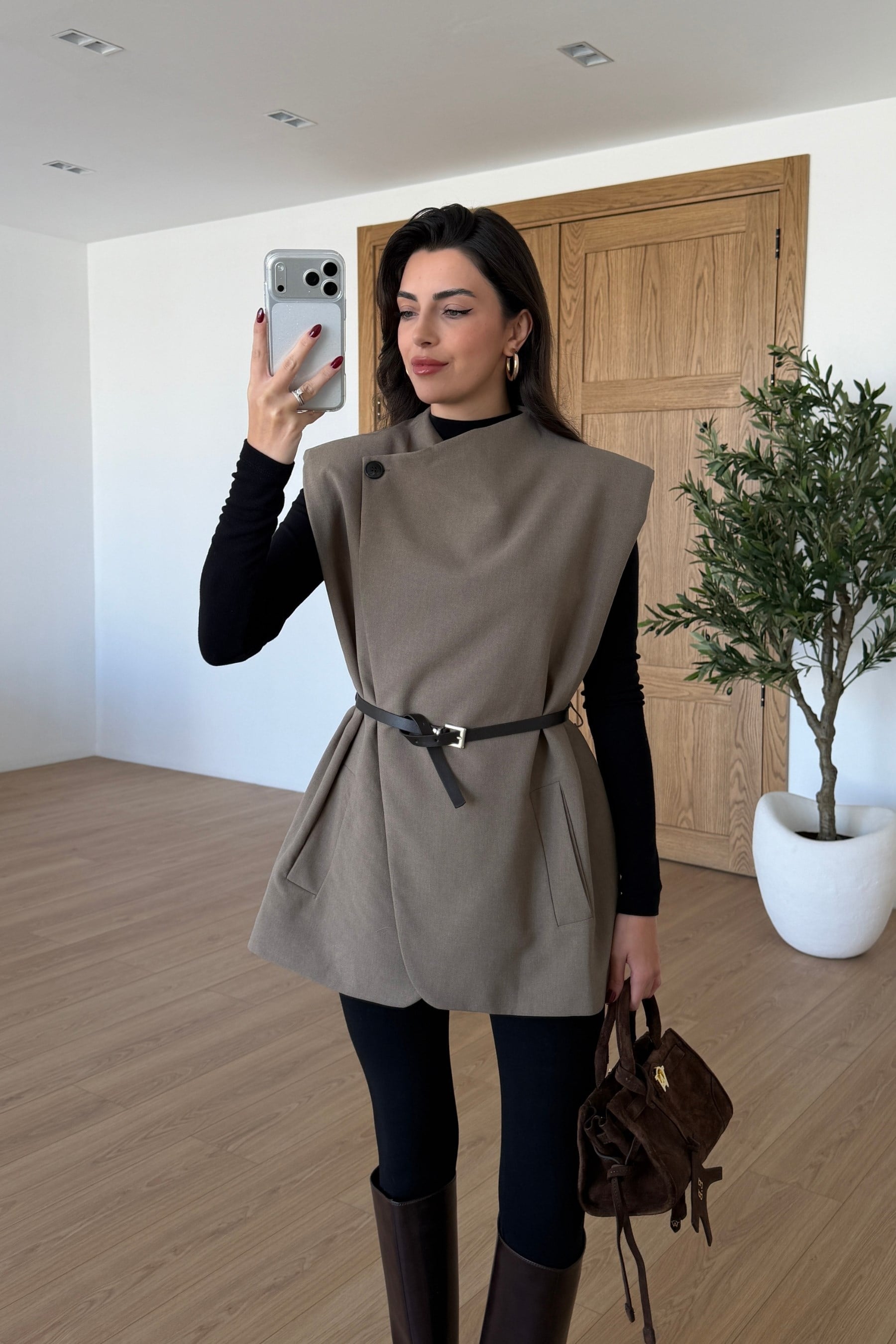Mara Vizon Vatkalı Kemerli Asimetrik Yelek