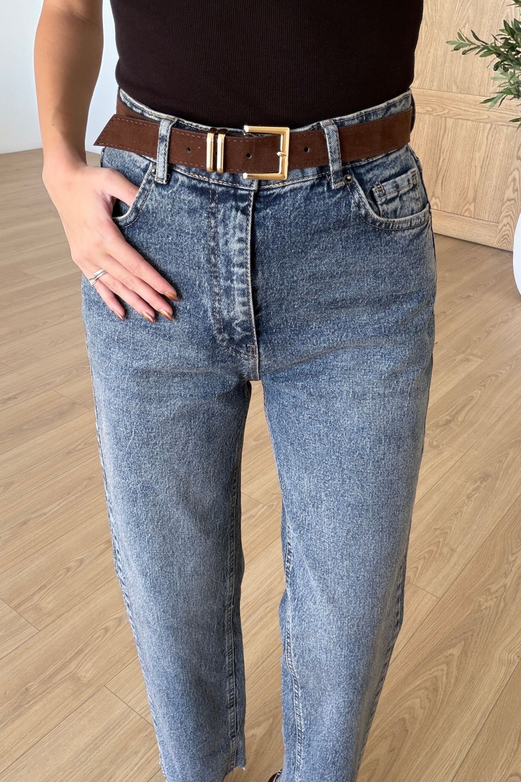 Metis Mavi Tintli Kemerli Straight Fit Jean