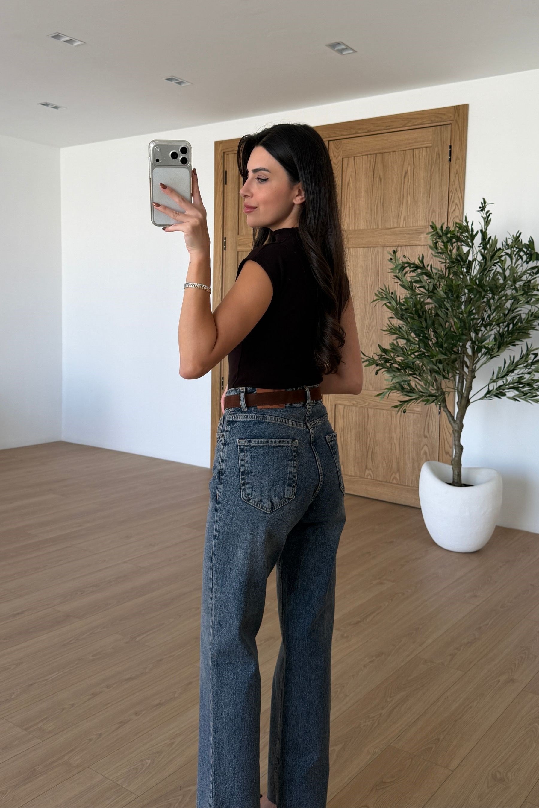 Metis Mavi Tintli Kemerli Straight Fit Jean