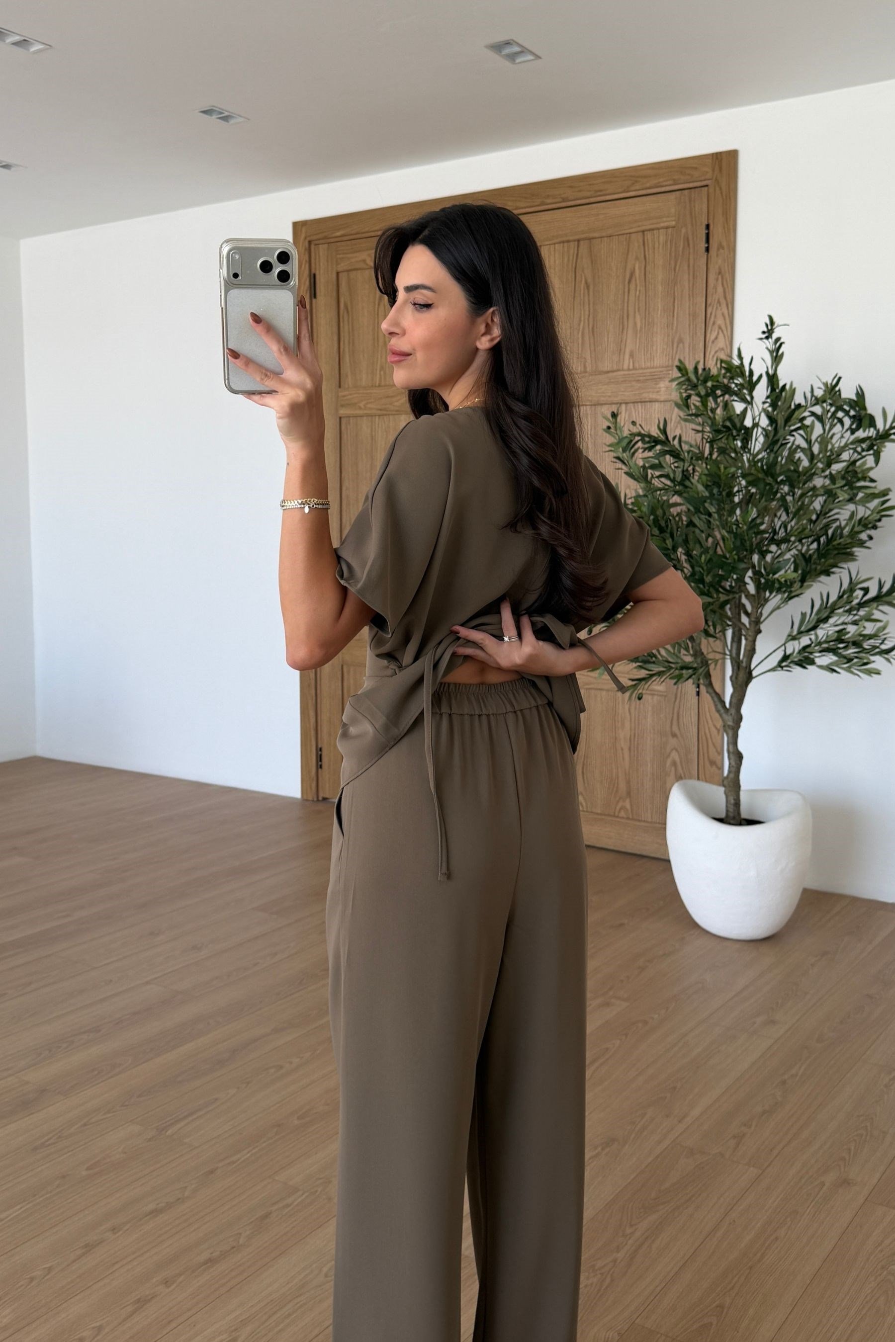 Olivia Haki Belden Oturtmalı Krep Kumaş Takım