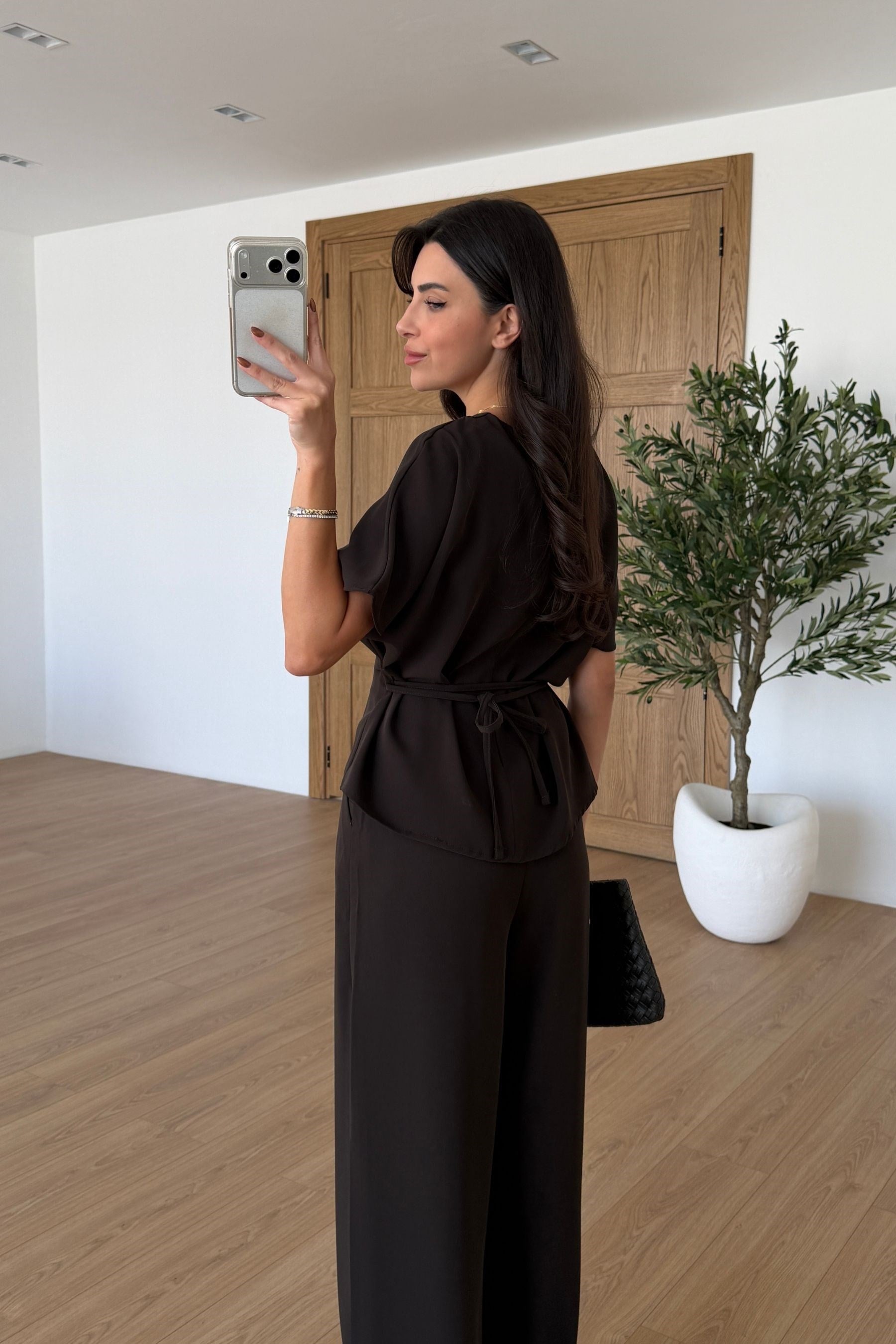 Olivia Kahve Belden Oturtmalı Krep Kumaş Takım