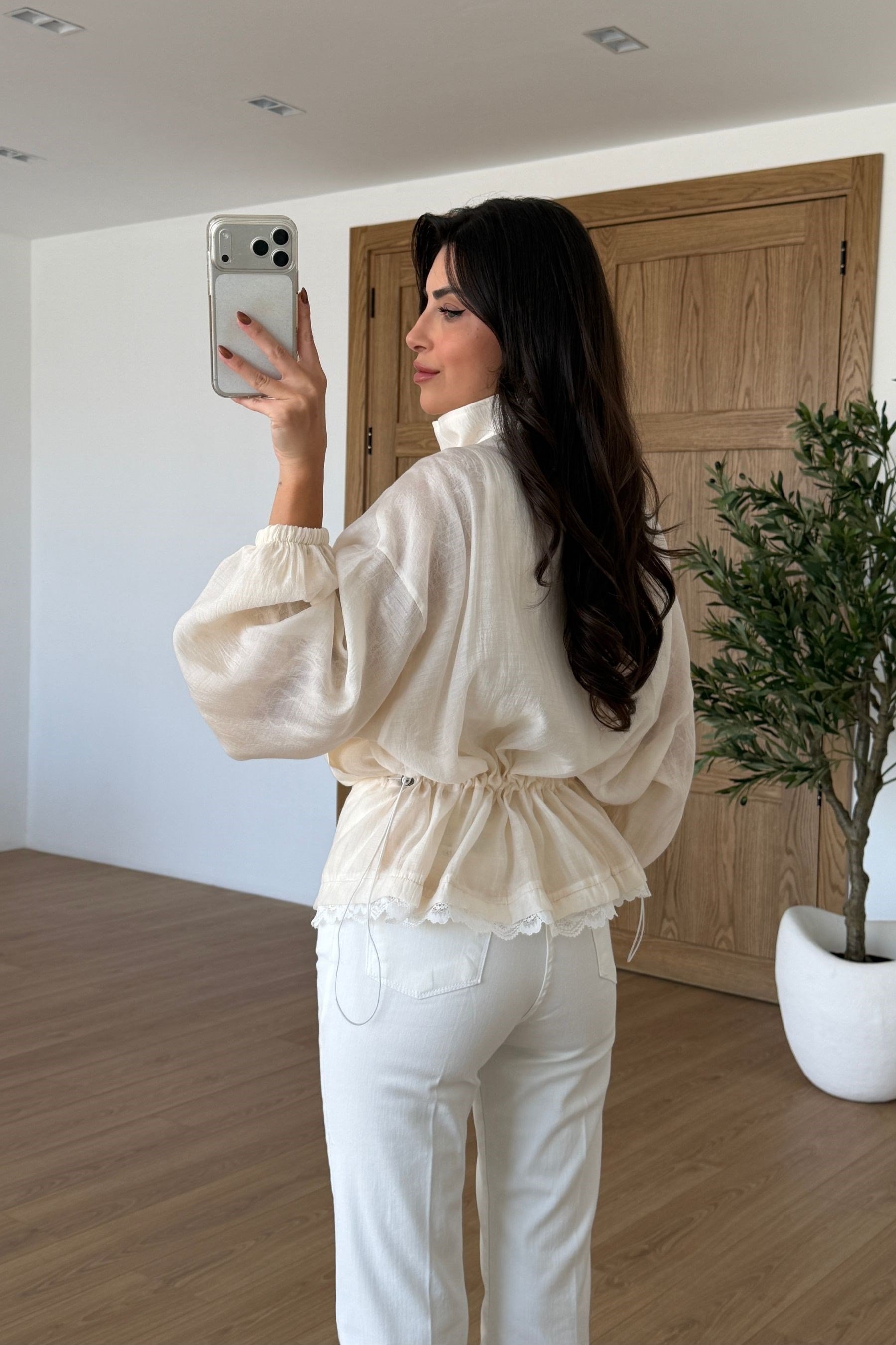 Sandra Ekru Dantelli İşlemeli Tasarım Ceket