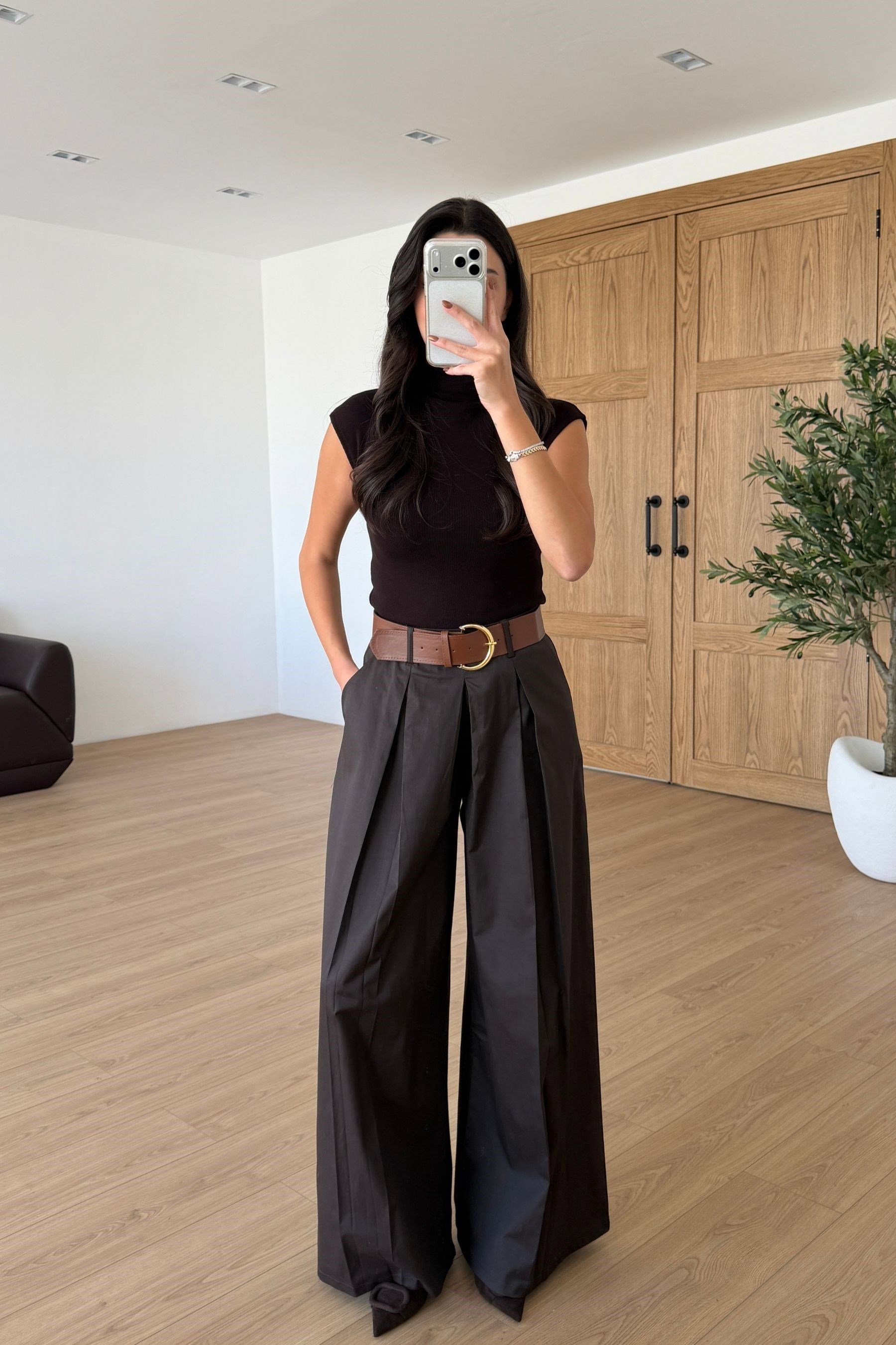 Siena Kahve Pilikaşe Detaylı Kemerli Pantolon