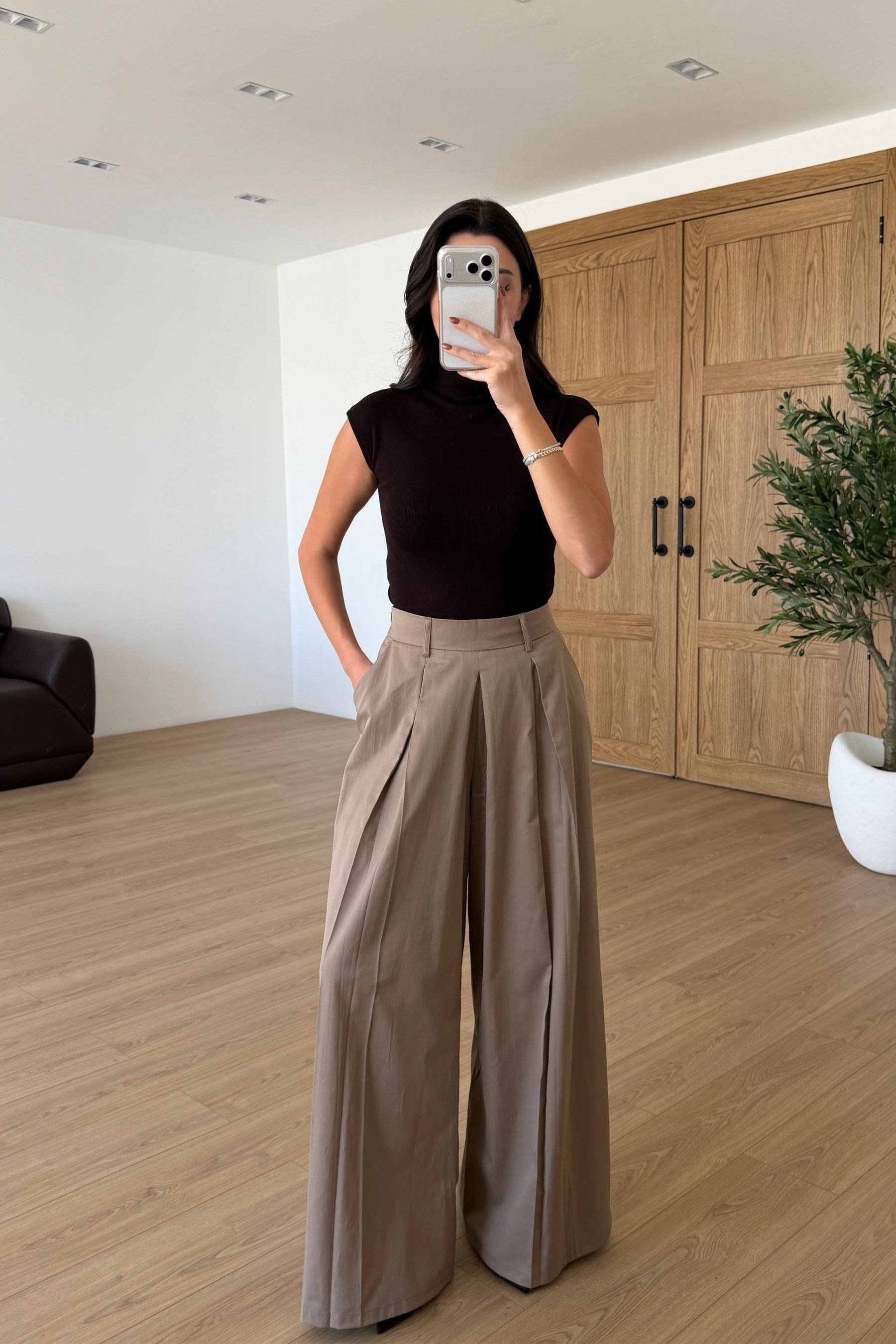 Siena Vizon Pilikaşe Detaylı Kemerli Pantolon
