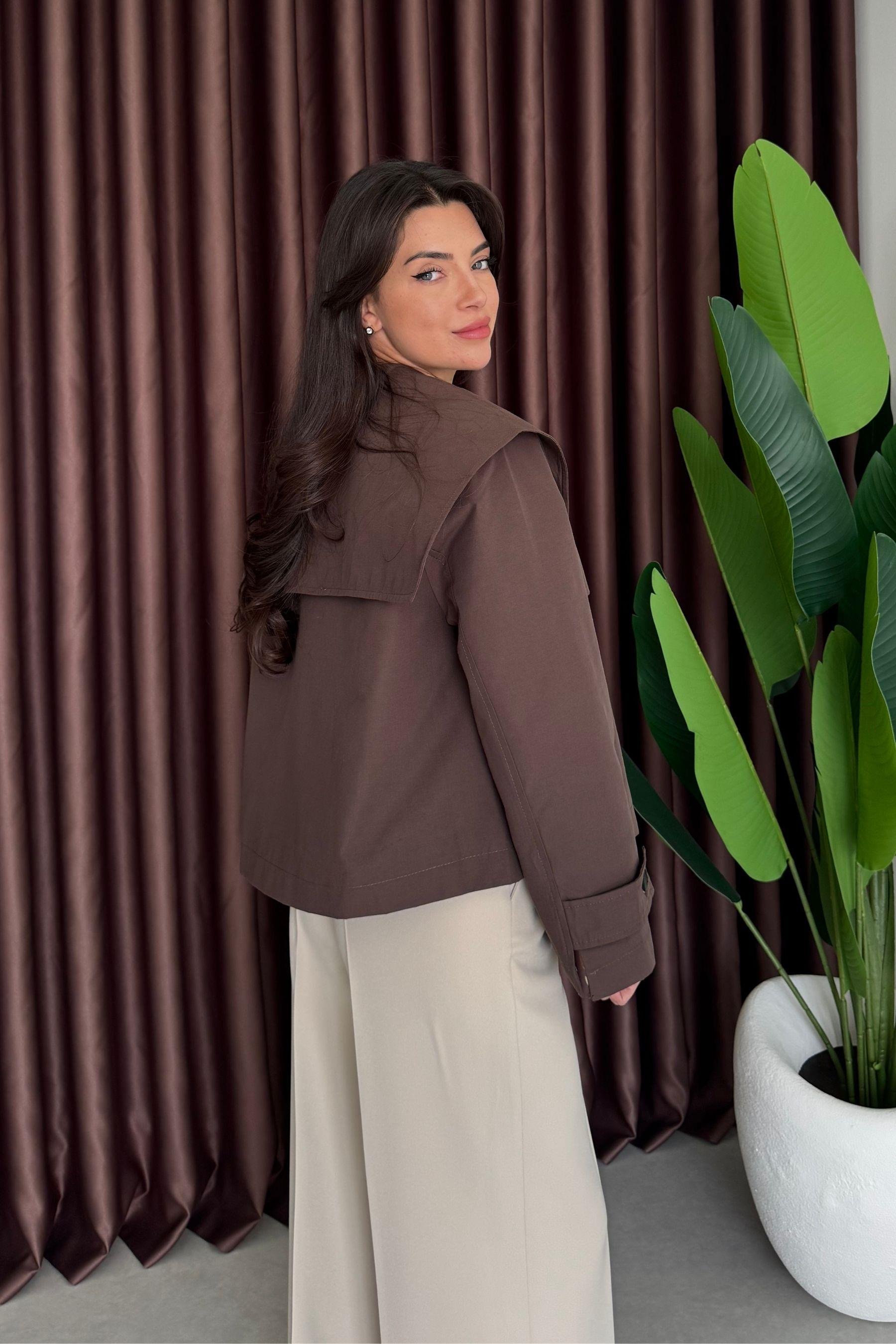 Tina Kahve Geniş Yaka Kısa Trençkot