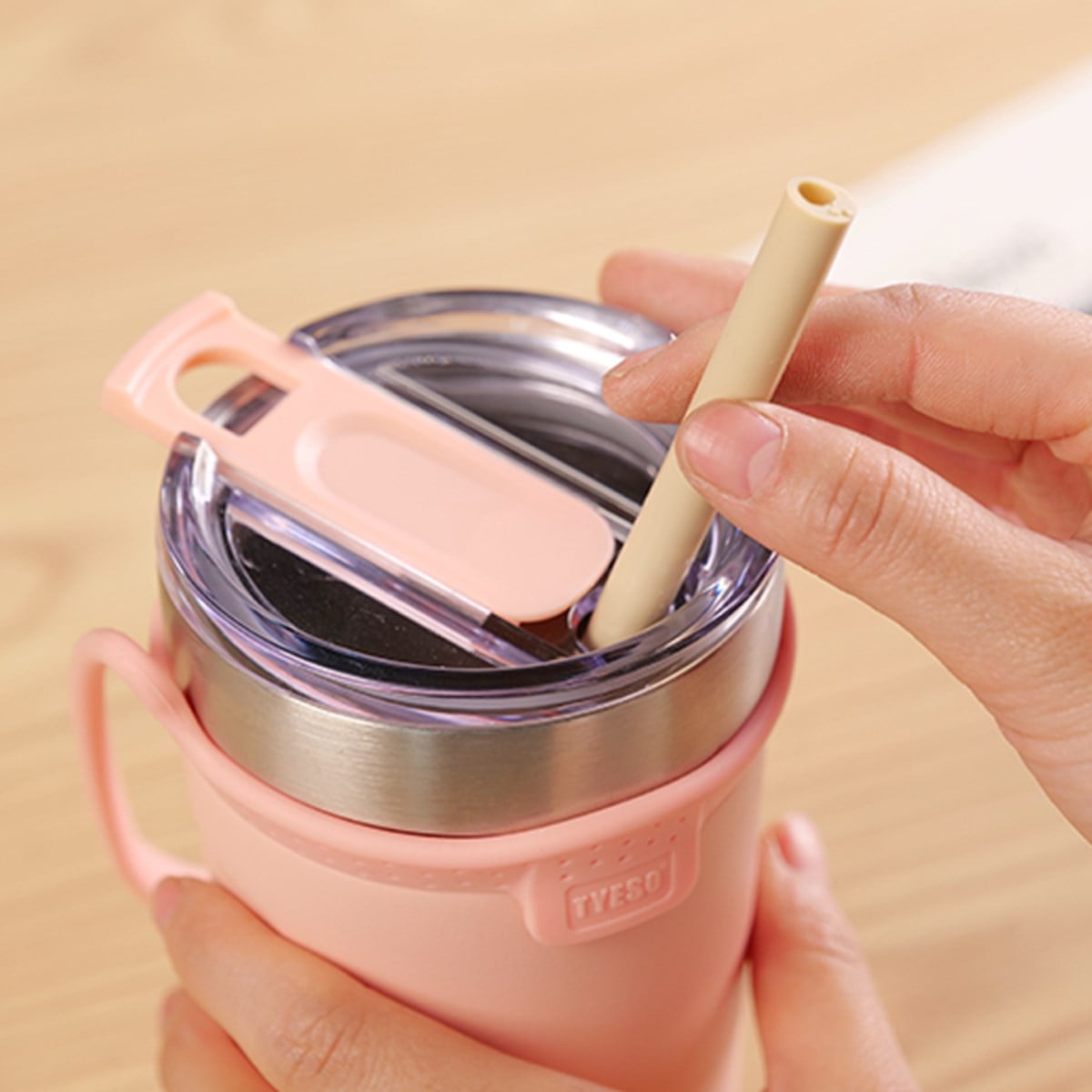 Tyeso Soulmate Tumbler Vakumlu Paslanmaz Çelik Silikon Askı Pembe Termos, 710 ml