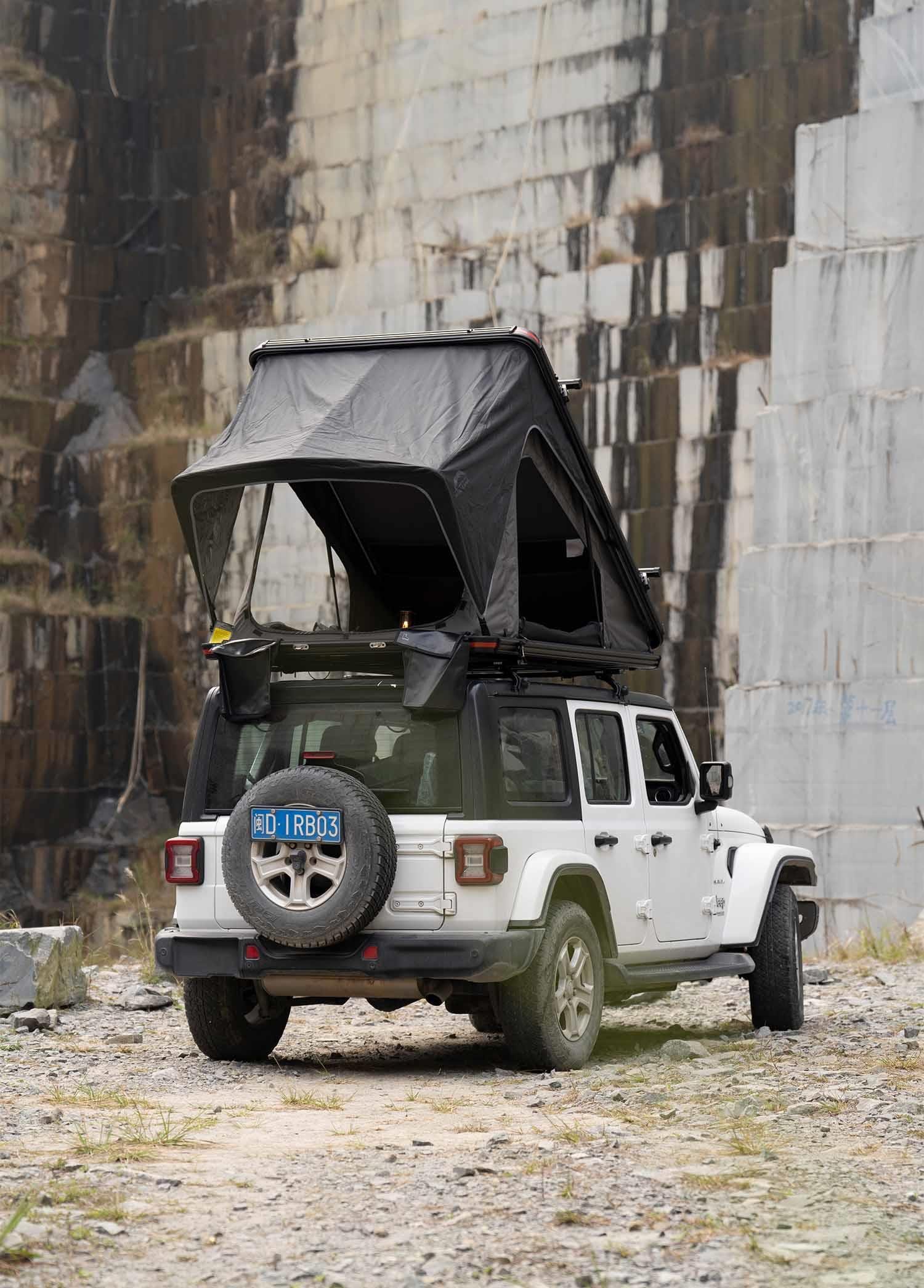 Wild Land Bush Cruiser Yeni Tasarım Üçgen Sert Kabuklu Alüminyum Araç Üstü Çadır