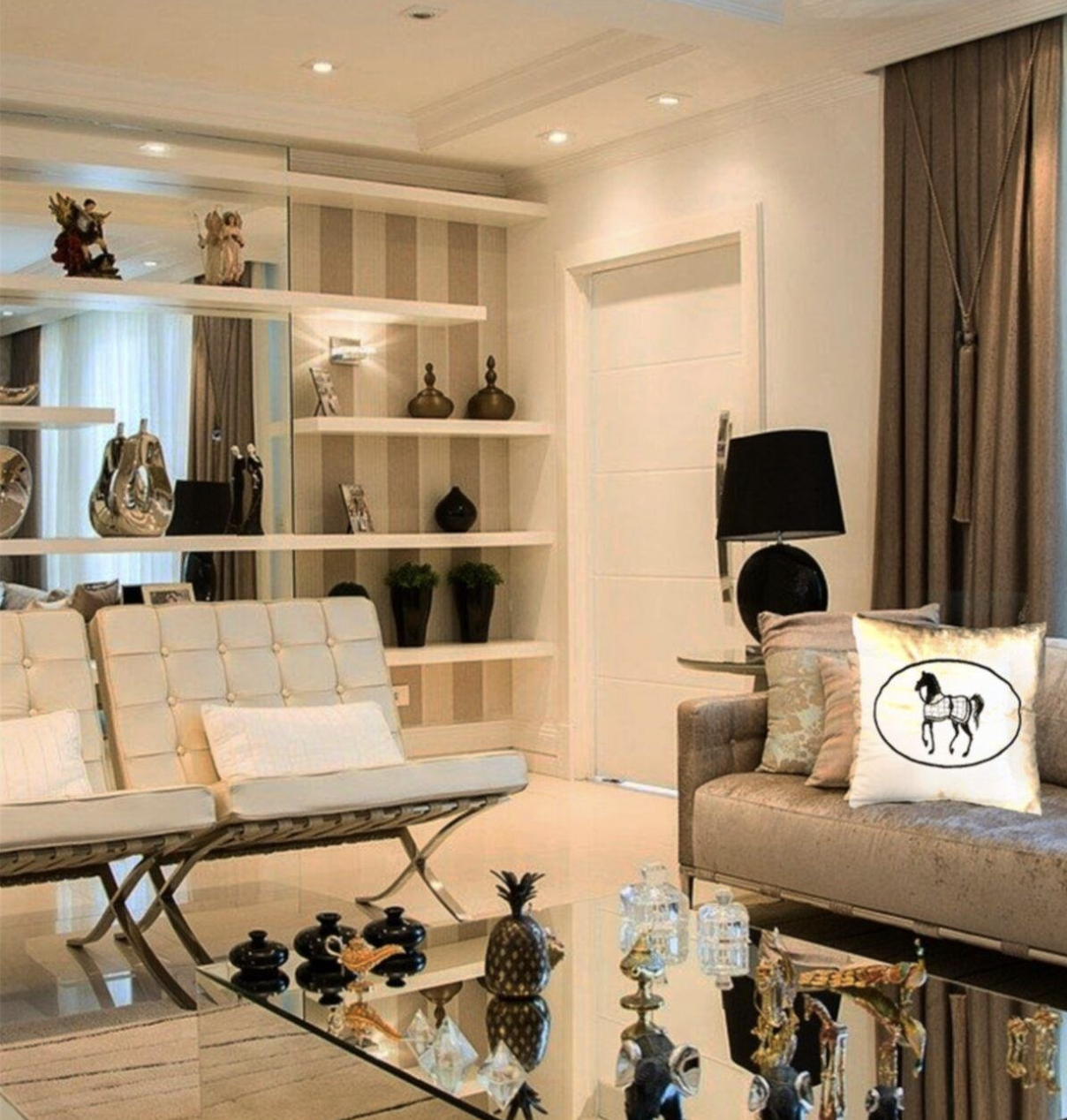 Nakışlı Kırlent Kılıfı Atlı Fendi Model Ekru-Siyah    