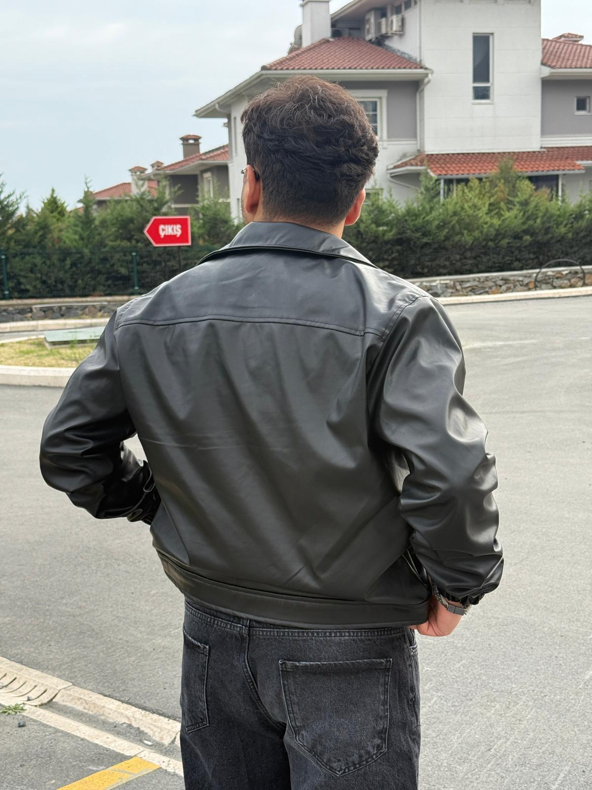 Üst Cep Kapaklı Deri Ceket Siyah
