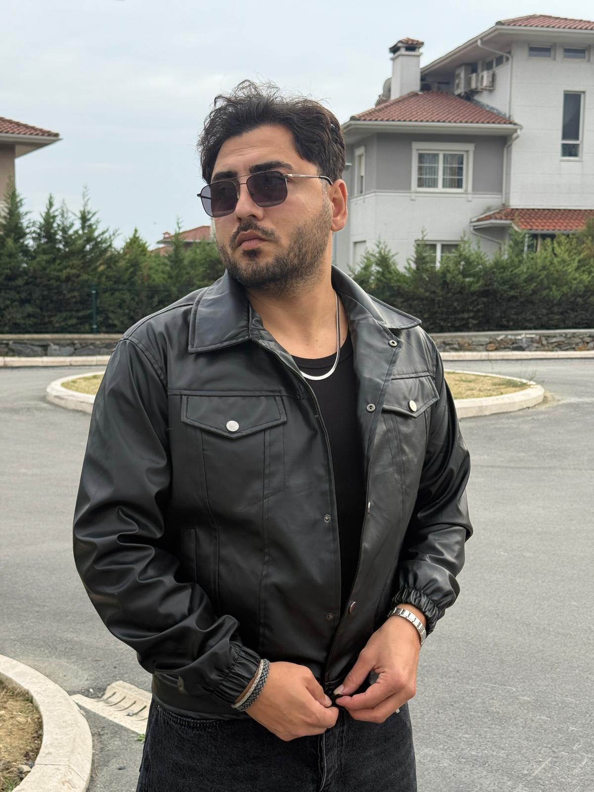 Üst Cep Kapaklı Deri Ceket Siyah