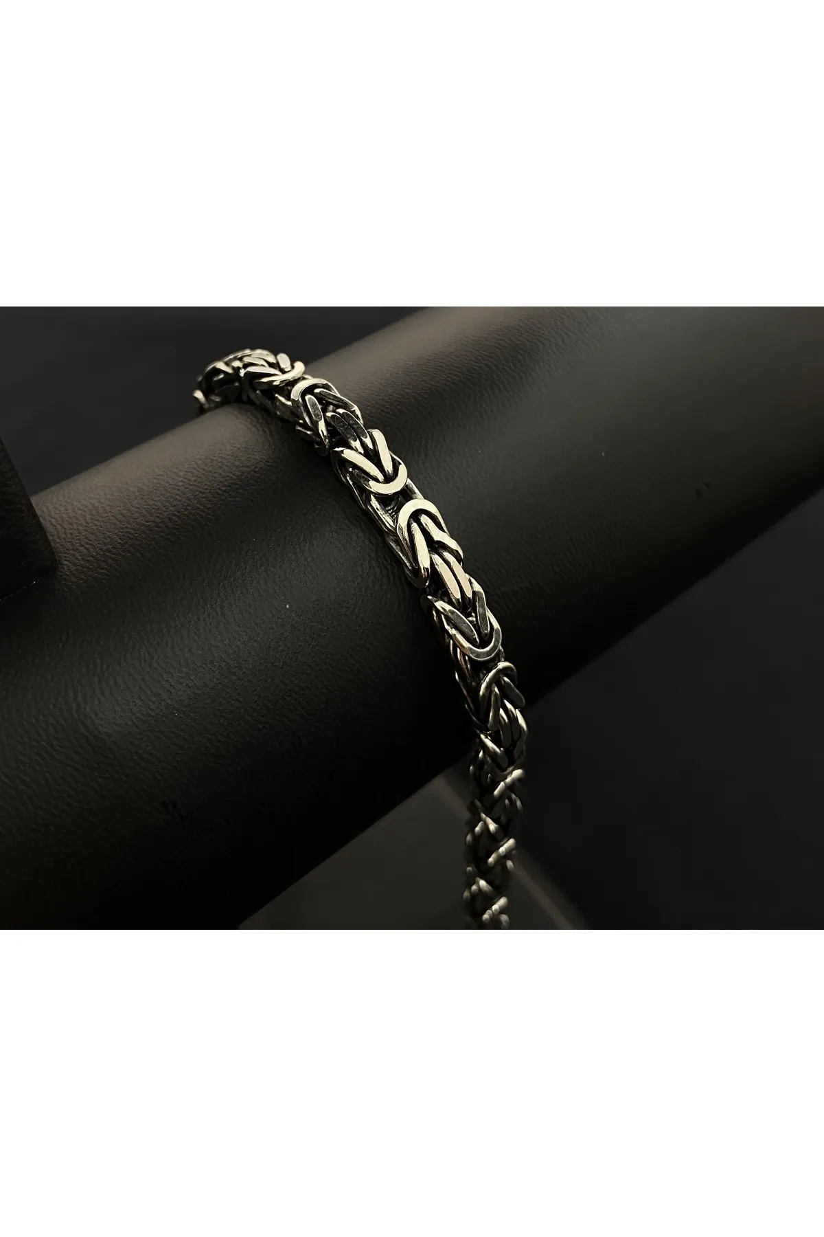 Kare Model Kral Bileklik