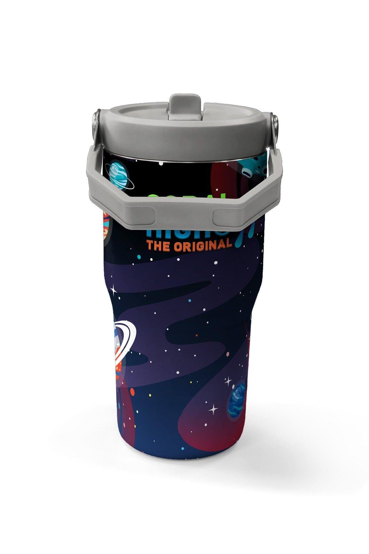 Coral High 600 ml Pipetli ve Kulplu Lacivert Mavi Astronot Desenli Erkek Çocuk Matara 38919