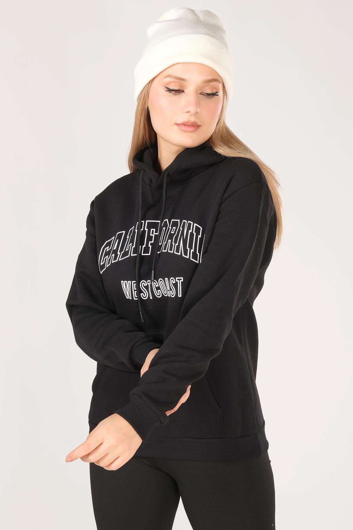 Kadın California Baskılı Kanguru Cep Kapuşonlu Sweatshirt Siyah