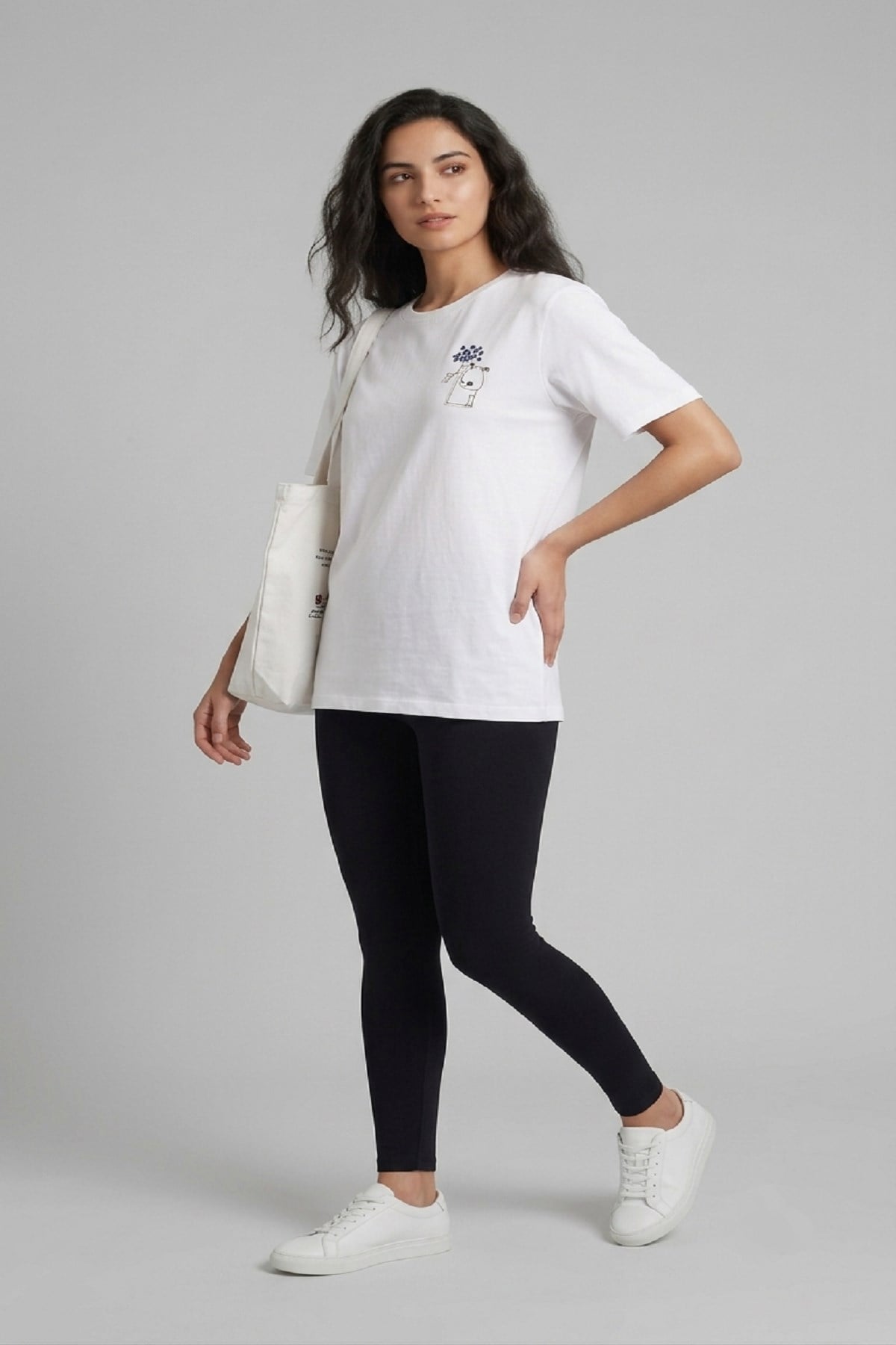 Kadın Köpek Nakışlı Tshirt Ekru