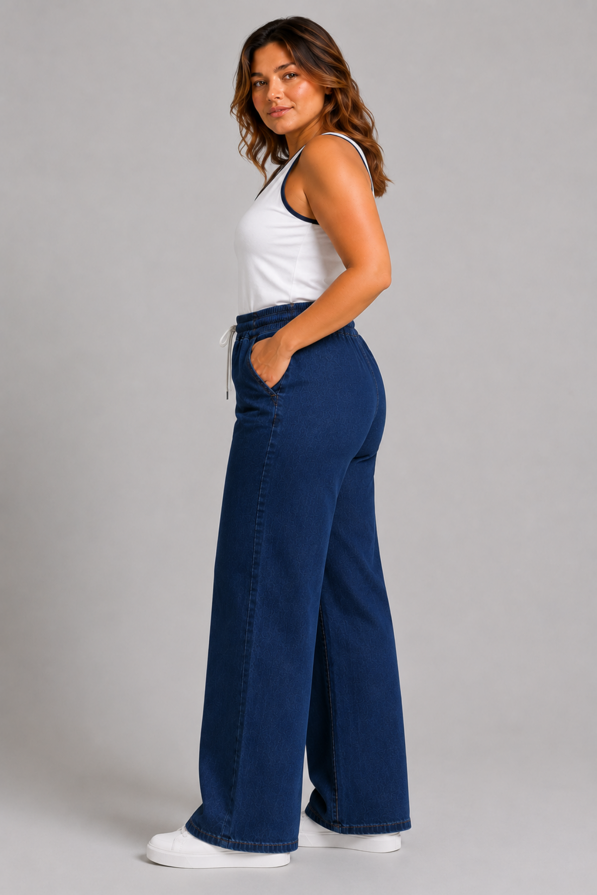 Curve Kadın Büyük Beden Esnek Kumaş Lastikli Yüksek Bel İpli Cepli Bol Paça Jeans Kot Lacivert Pantolon