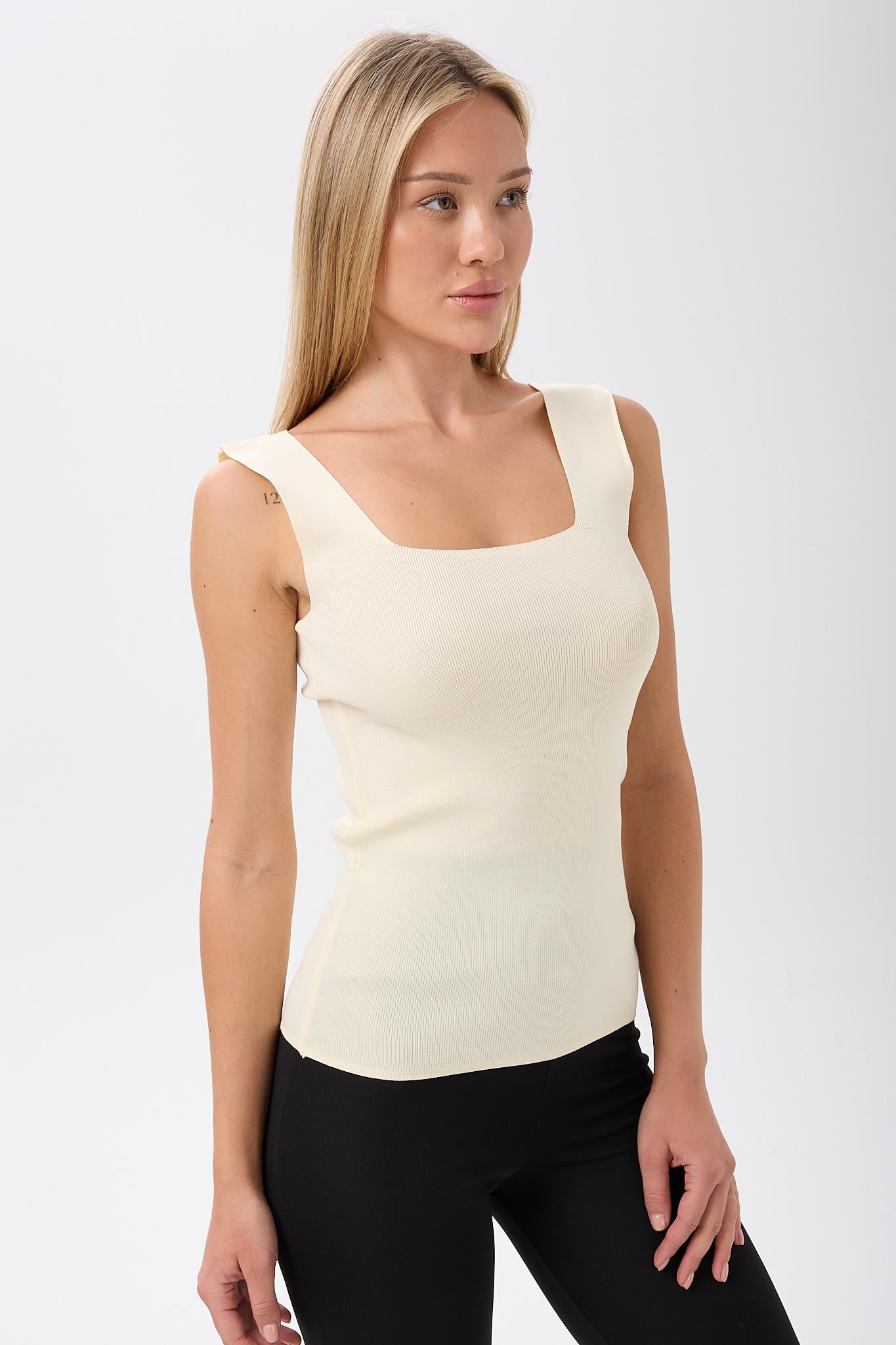 Kadın Kare Yaka Kalın  Askılı Basic Fit Krem Bluz Crop Top