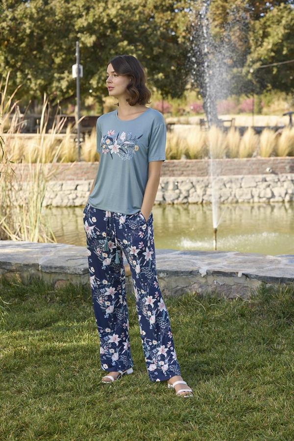 Arias Closet Çiçek ve Yaprak Desenli ve Baskılı Pijama Takımı