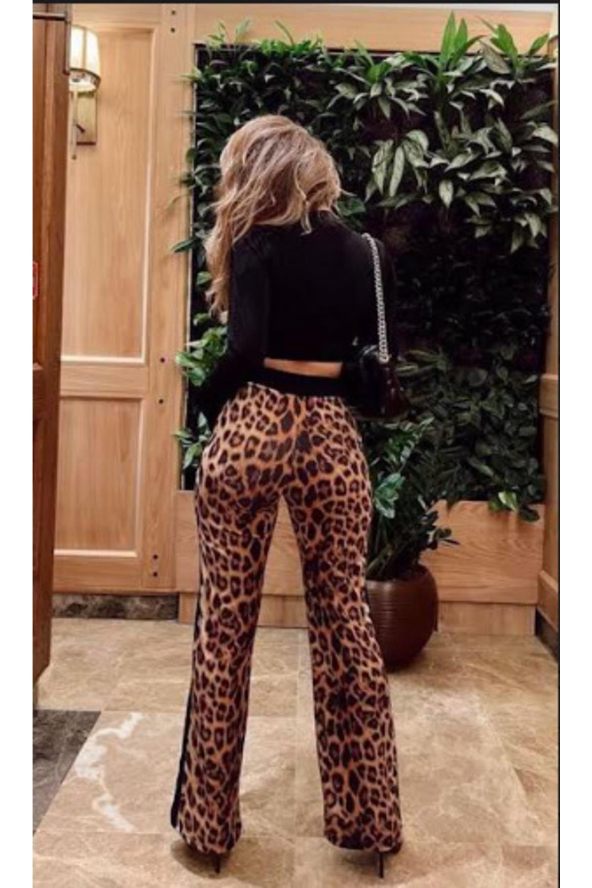 Siyah Crop Leopar Baskılı Pantolon Takım