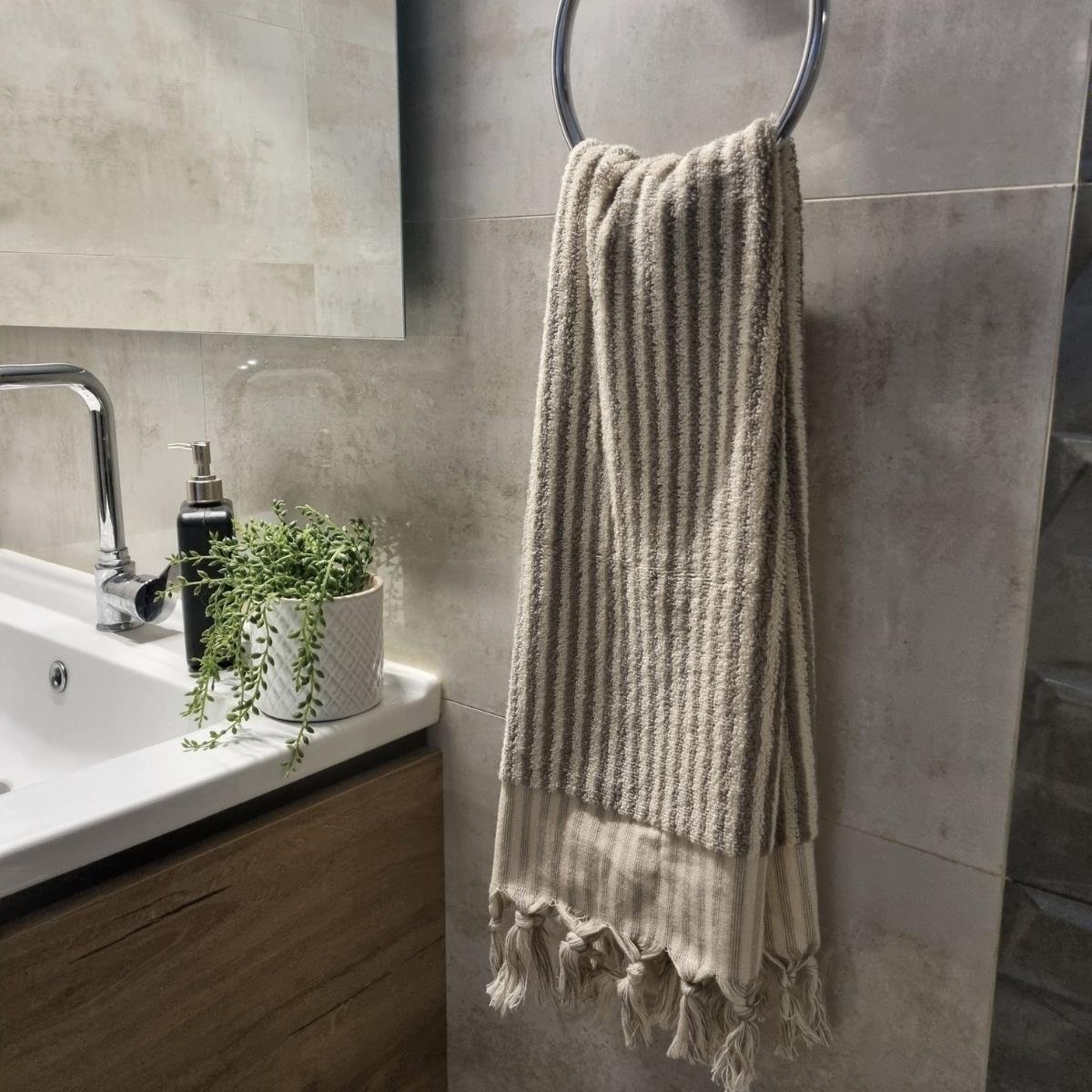 Vertically Striped Towel Natural - Taupe