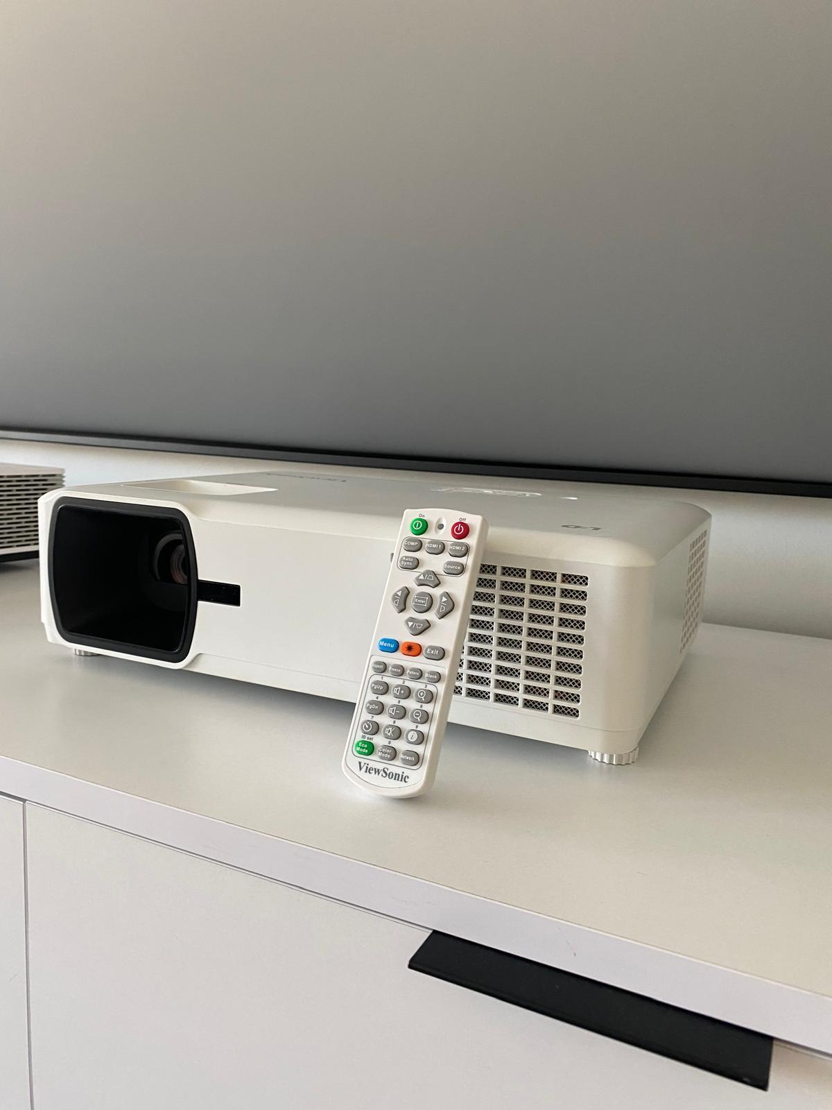 ViewSonic LS610HDH 2.El Projeksiyon Cihazı