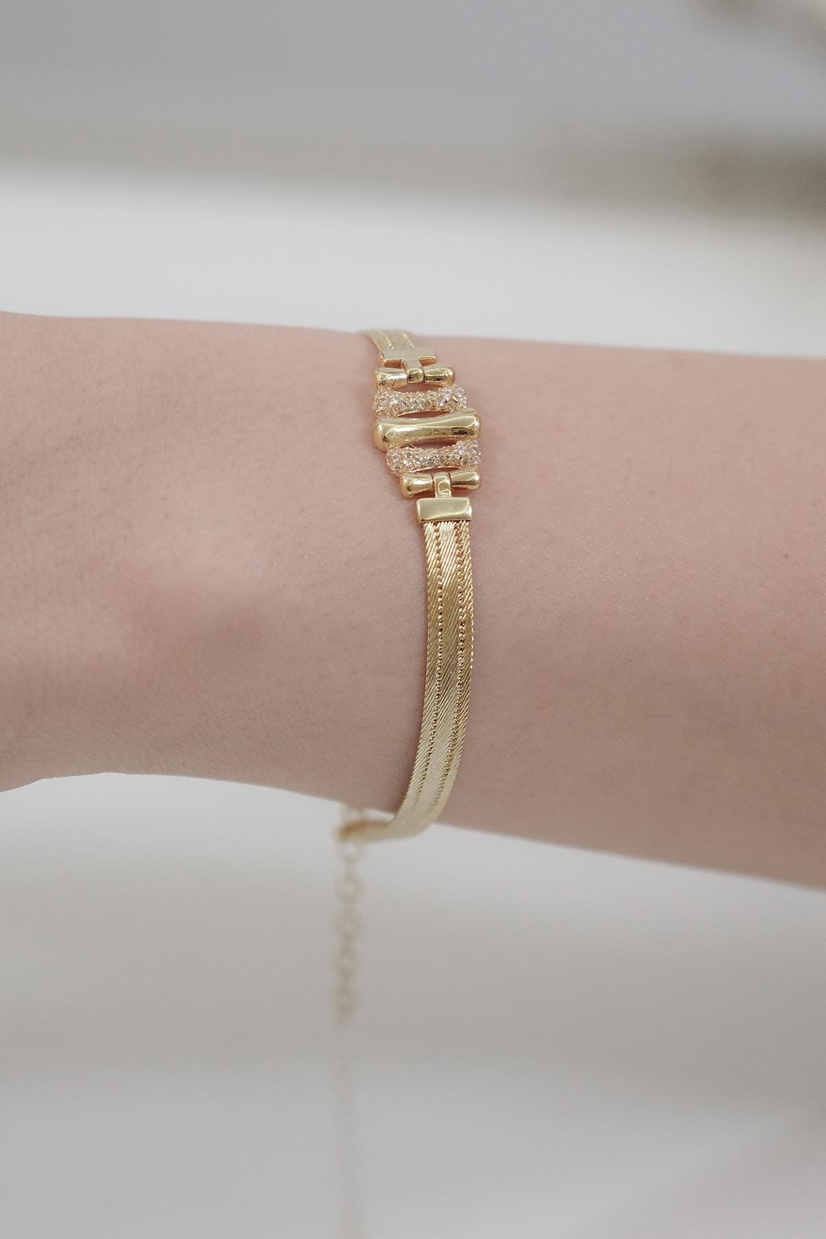 Alnair 14 Ayar 3 Sıra Taş Toka Detaylı Altın Bilezik Yeşil