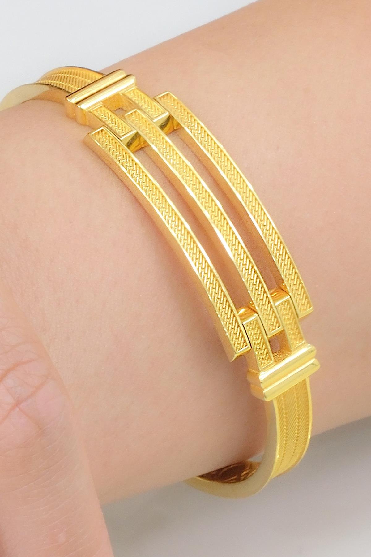 Liz 14 Ayar Hasır Altın Kelepçe Bilezik