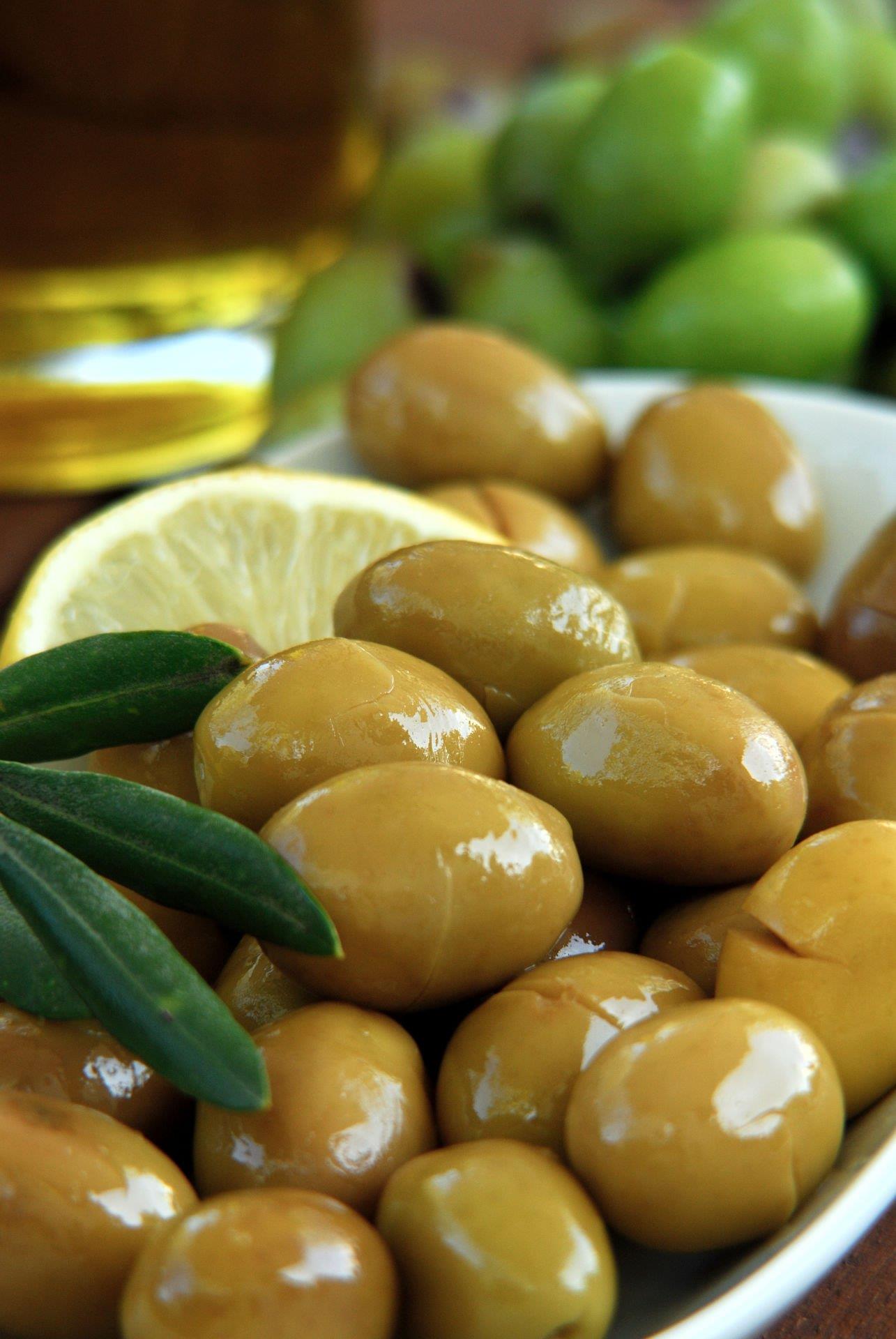 YEŞİL ZEYTİN  1 kg  ( cam kavanoz)