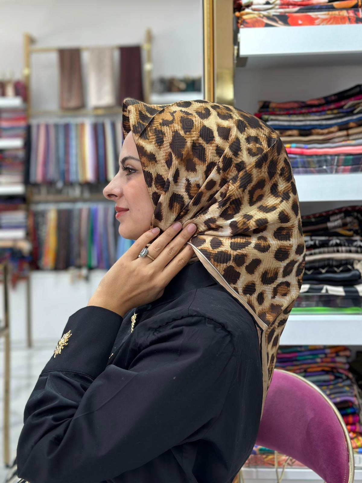 Armine İpek Eşarp 01