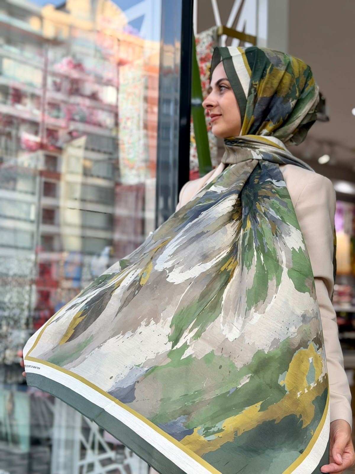 Benetton Desenli Şal Yeşil Rengi (Yeni Sezon)