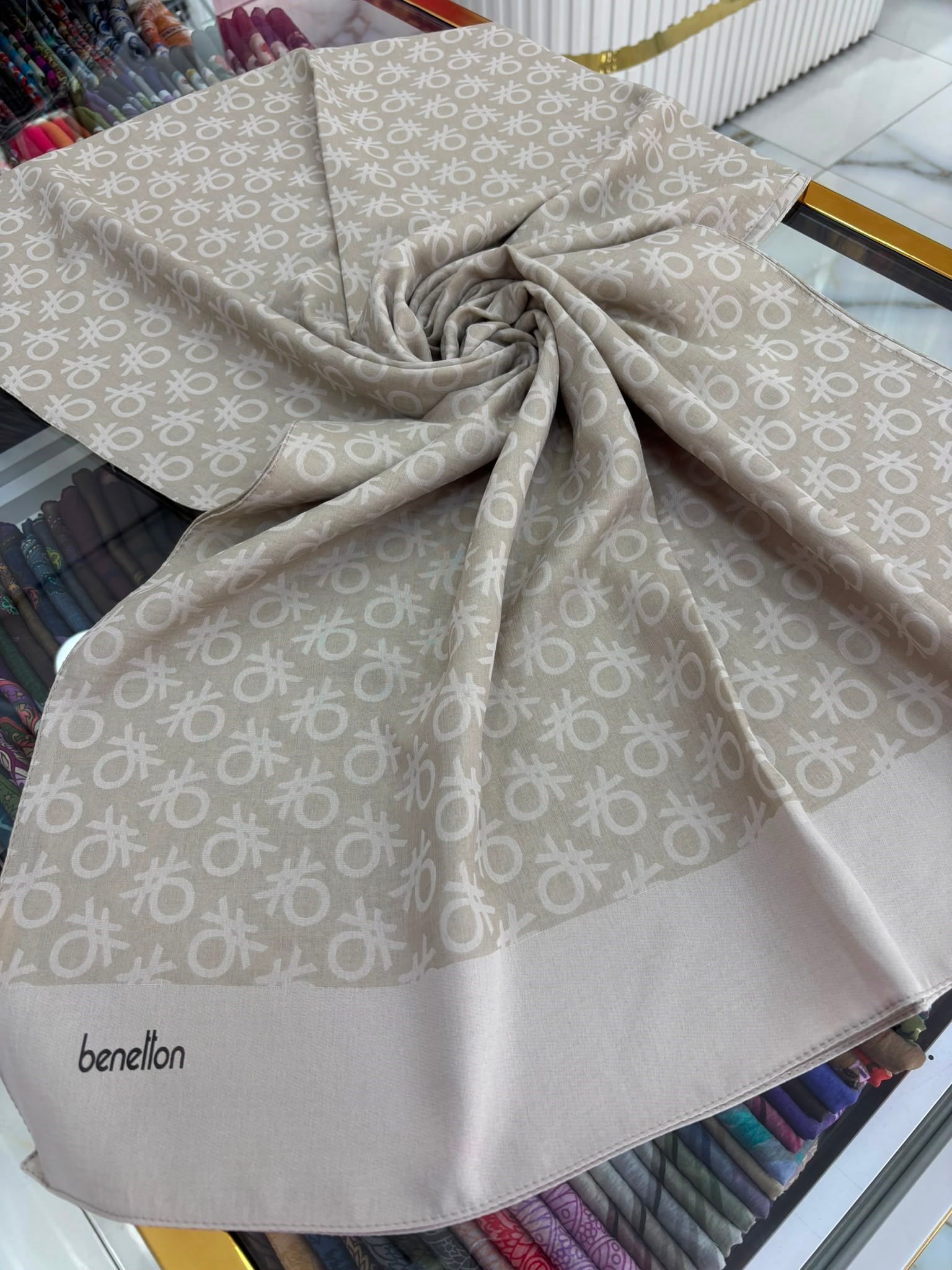 Benetton Monogram Elegante Şal Bej Rengi